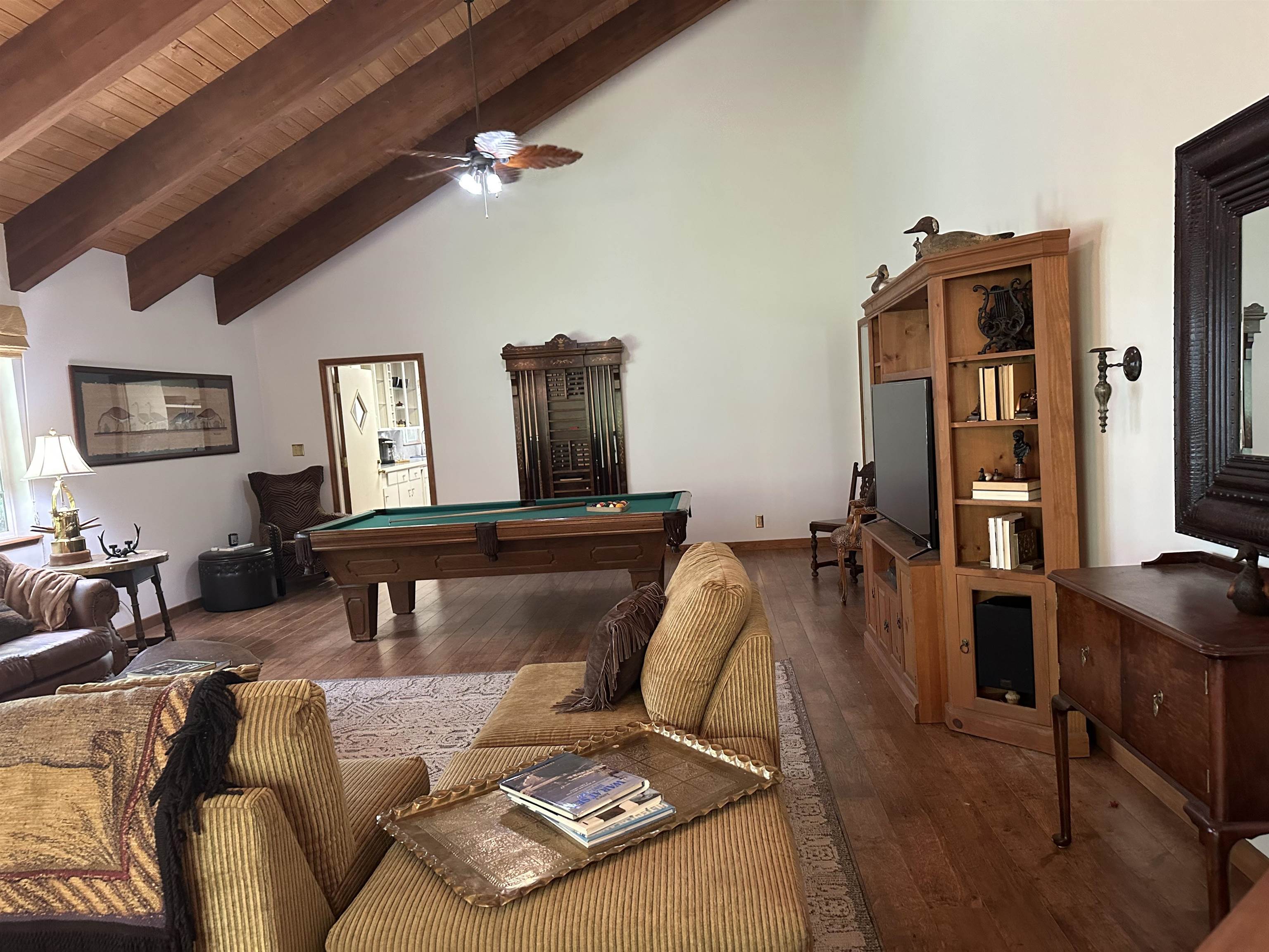1341 Peninsula Drive
