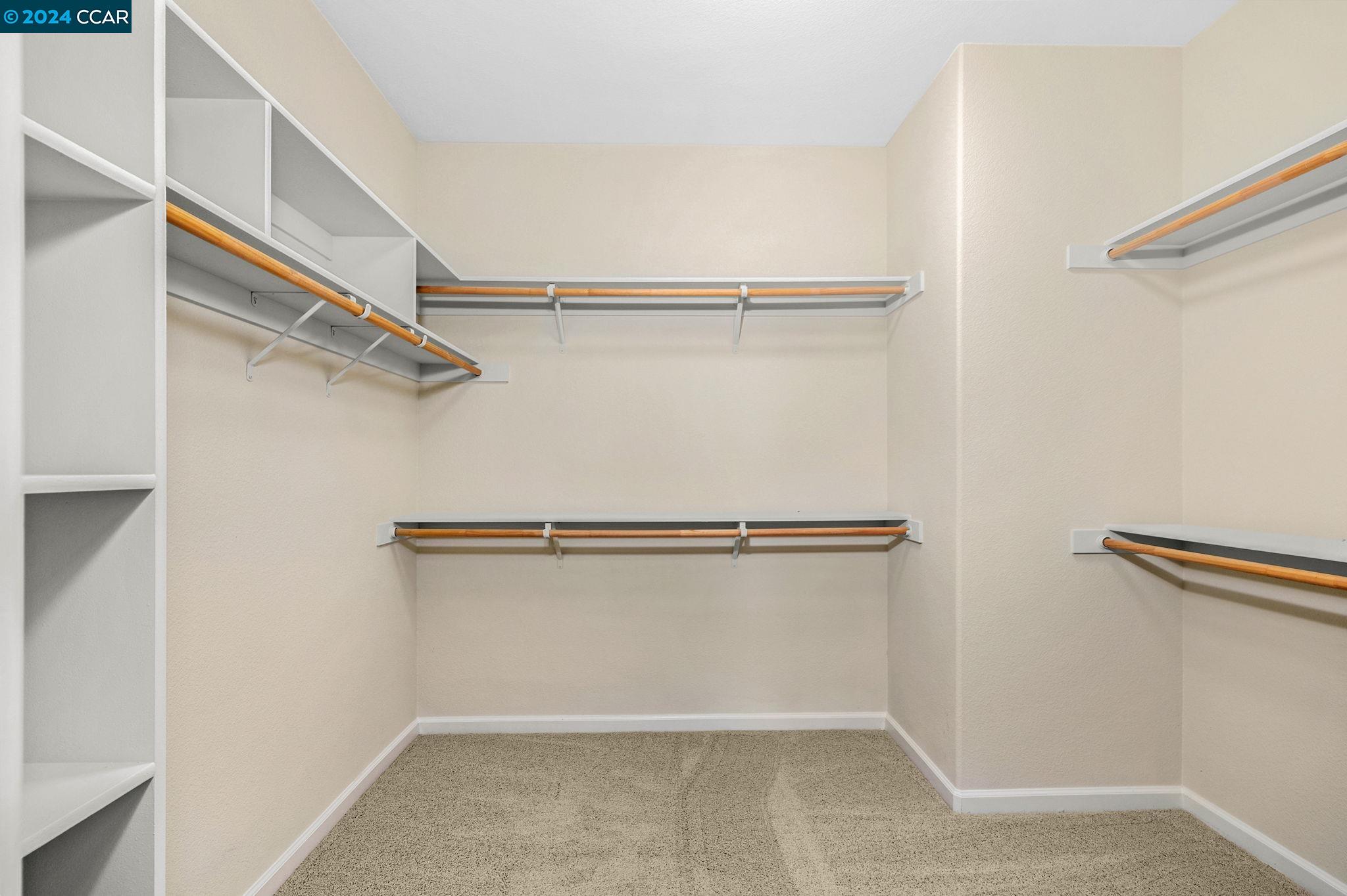8609 Livingston