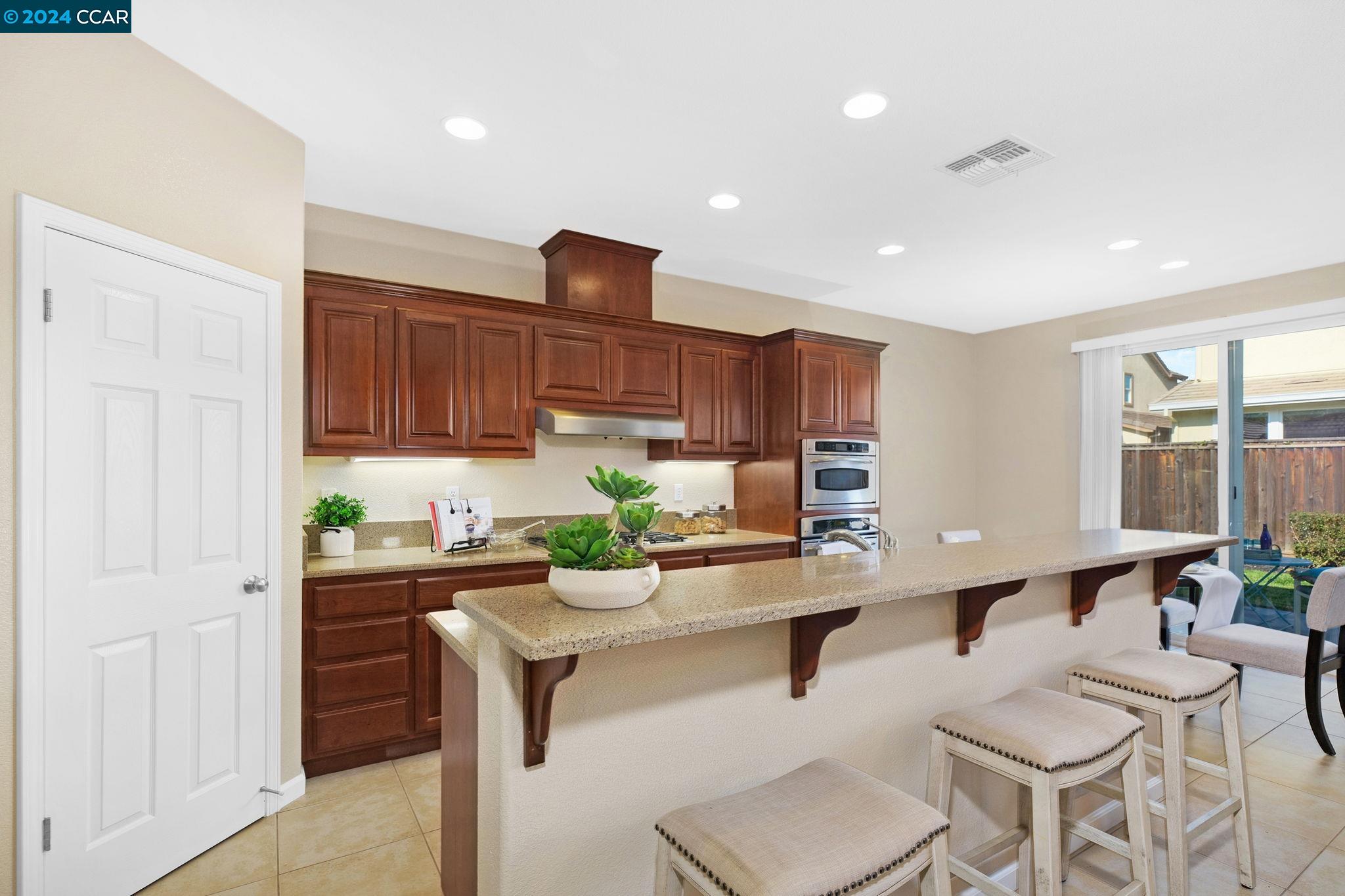 8609 Livingston
