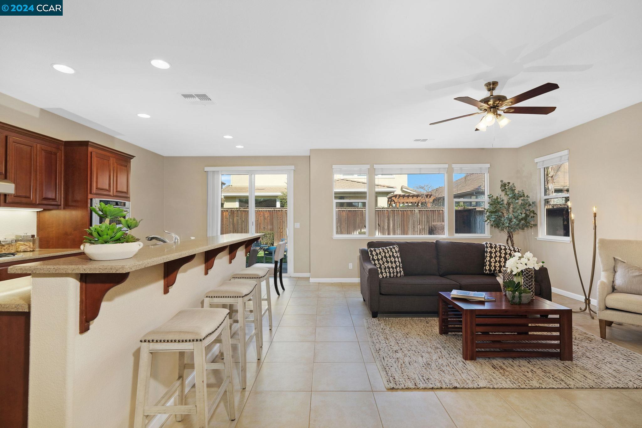 8609 Livingston