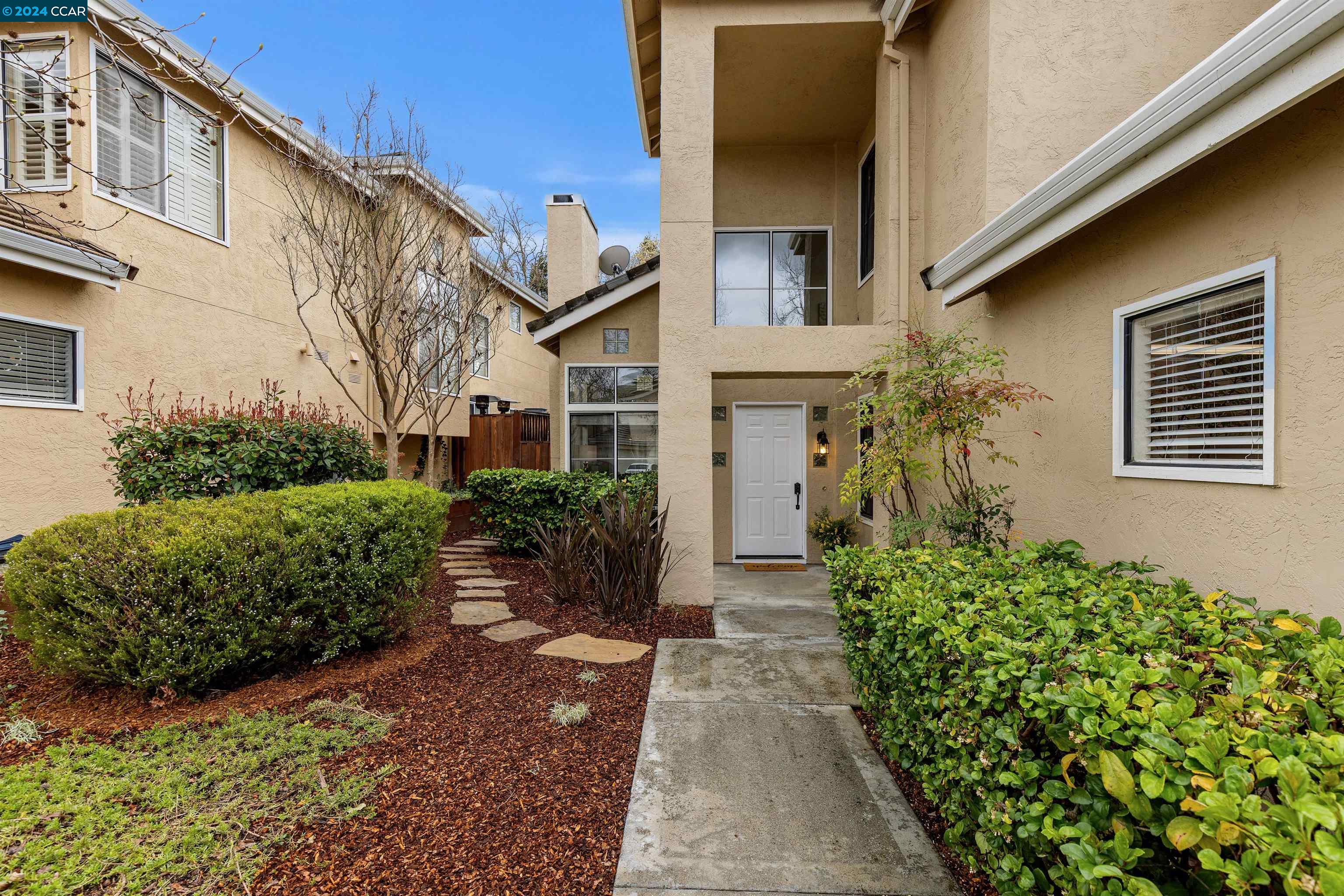 6204 Lakeview Circle