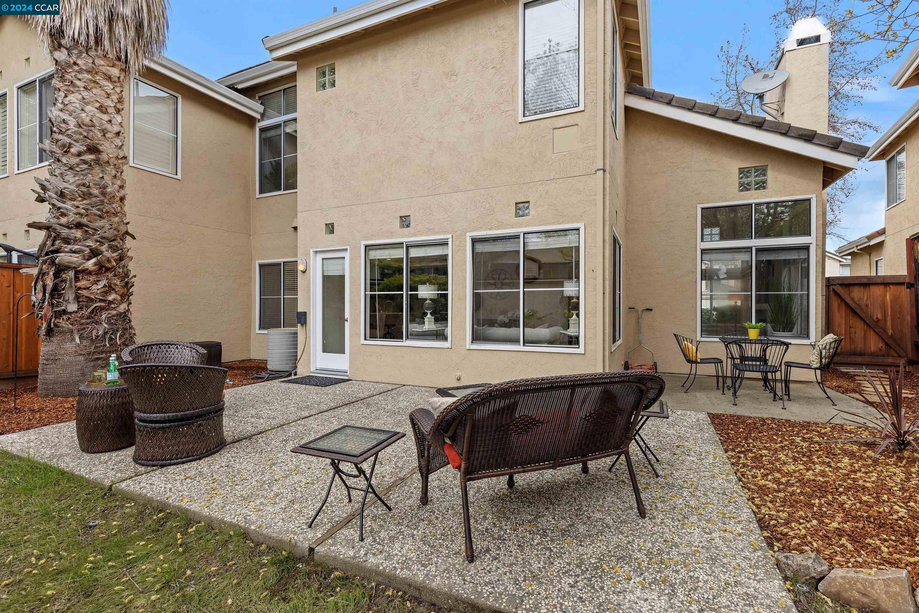 6204 Lakeview Circle
