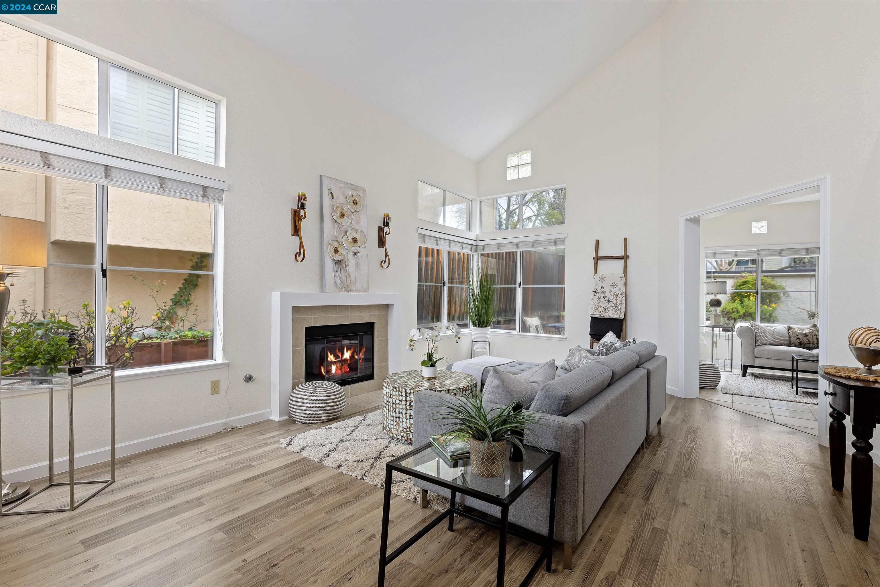 6204 Lakeview Circle