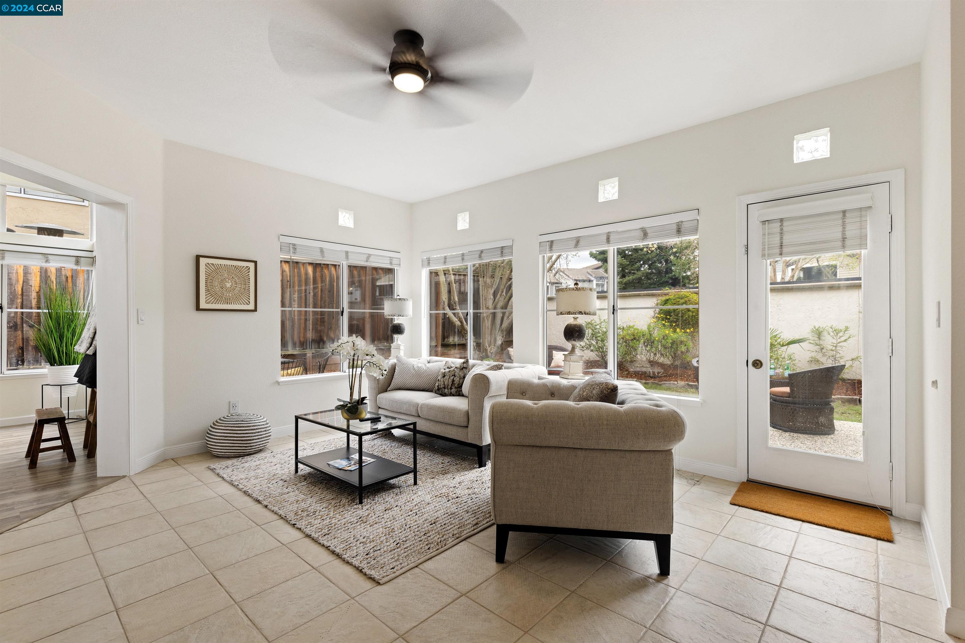 6204 Lakeview Circle