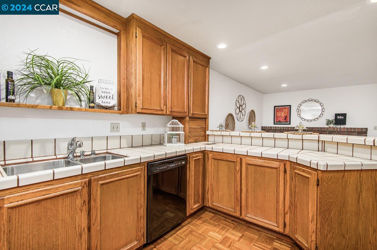 1801 Lamplight Ct