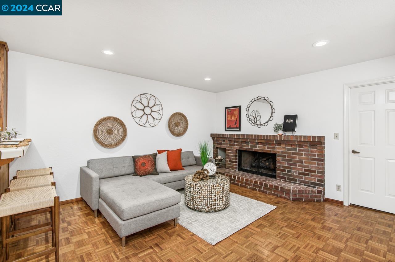 1801 Lamplight Ct