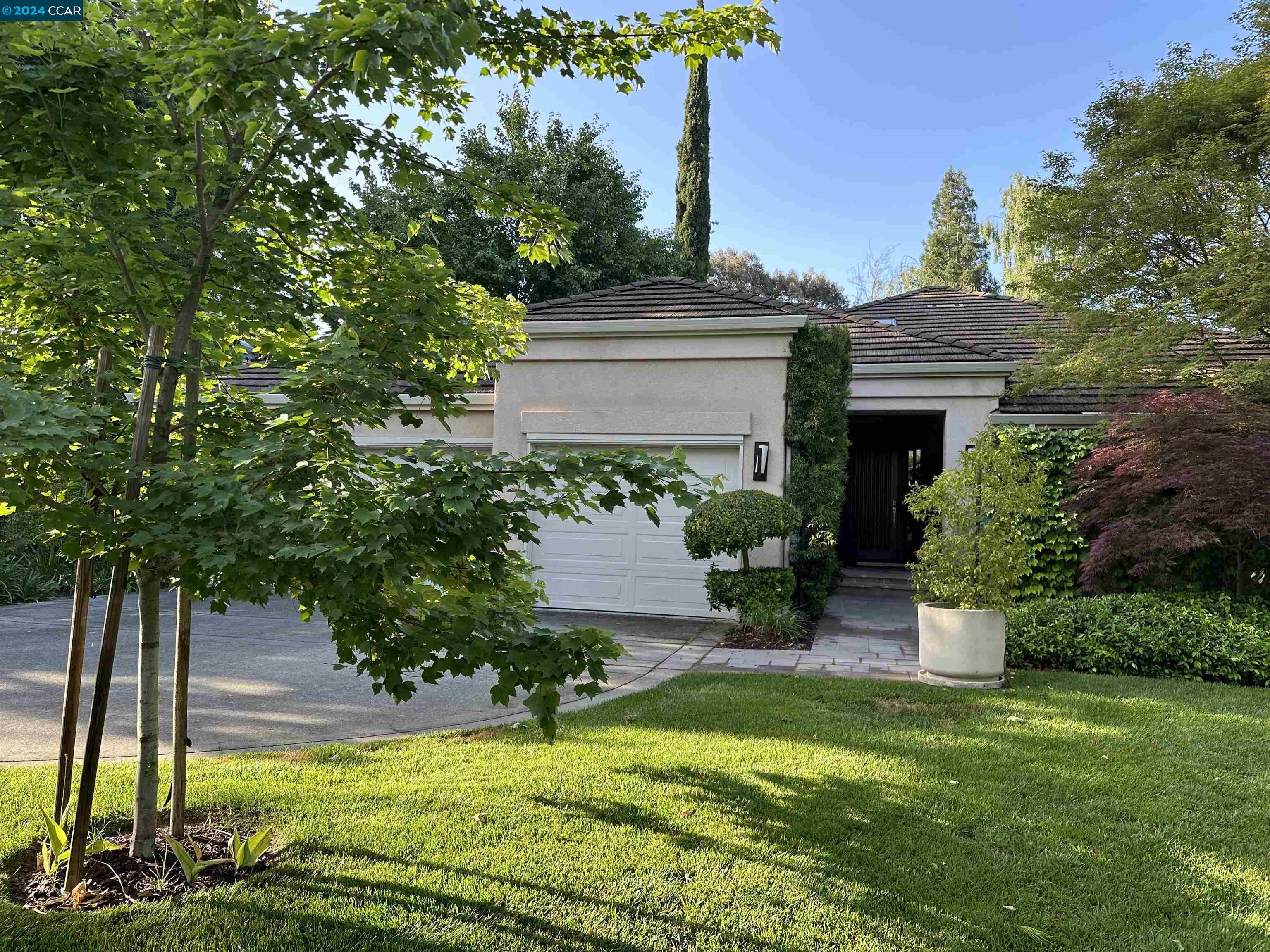 25 Deer Meadow Pl