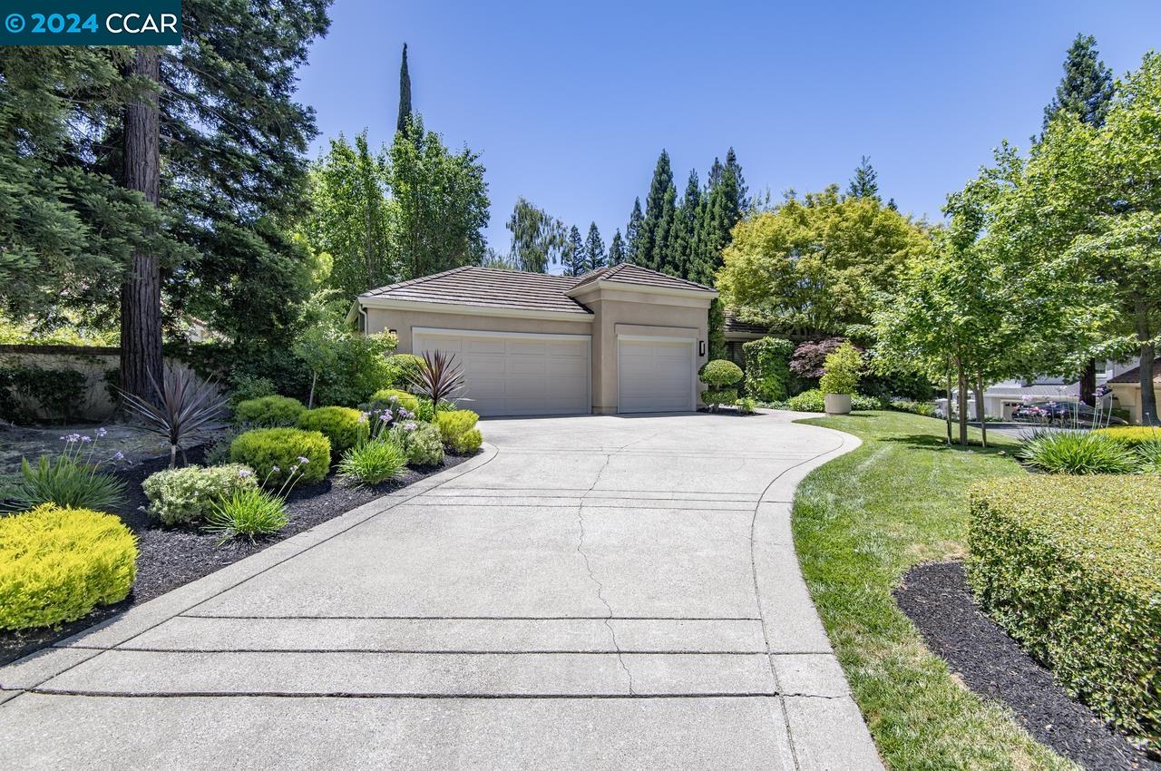 25 Deer Meadow Pl