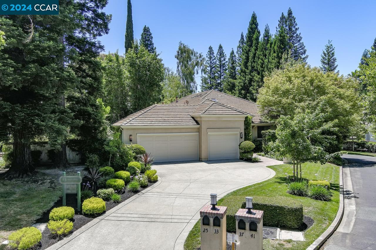25 Deer Meadow Pl