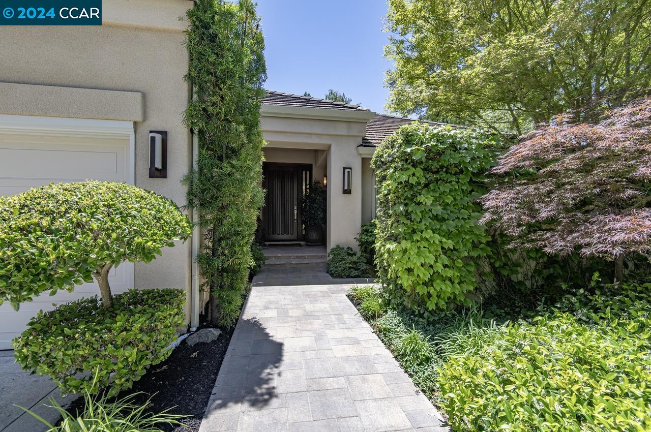 25 Deer Meadow Pl