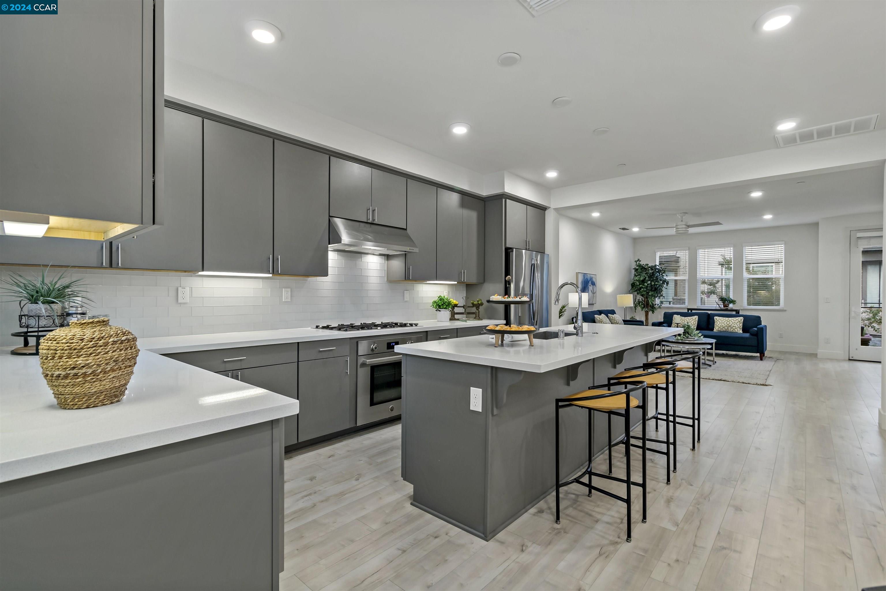 564 San Martin Ter # 4