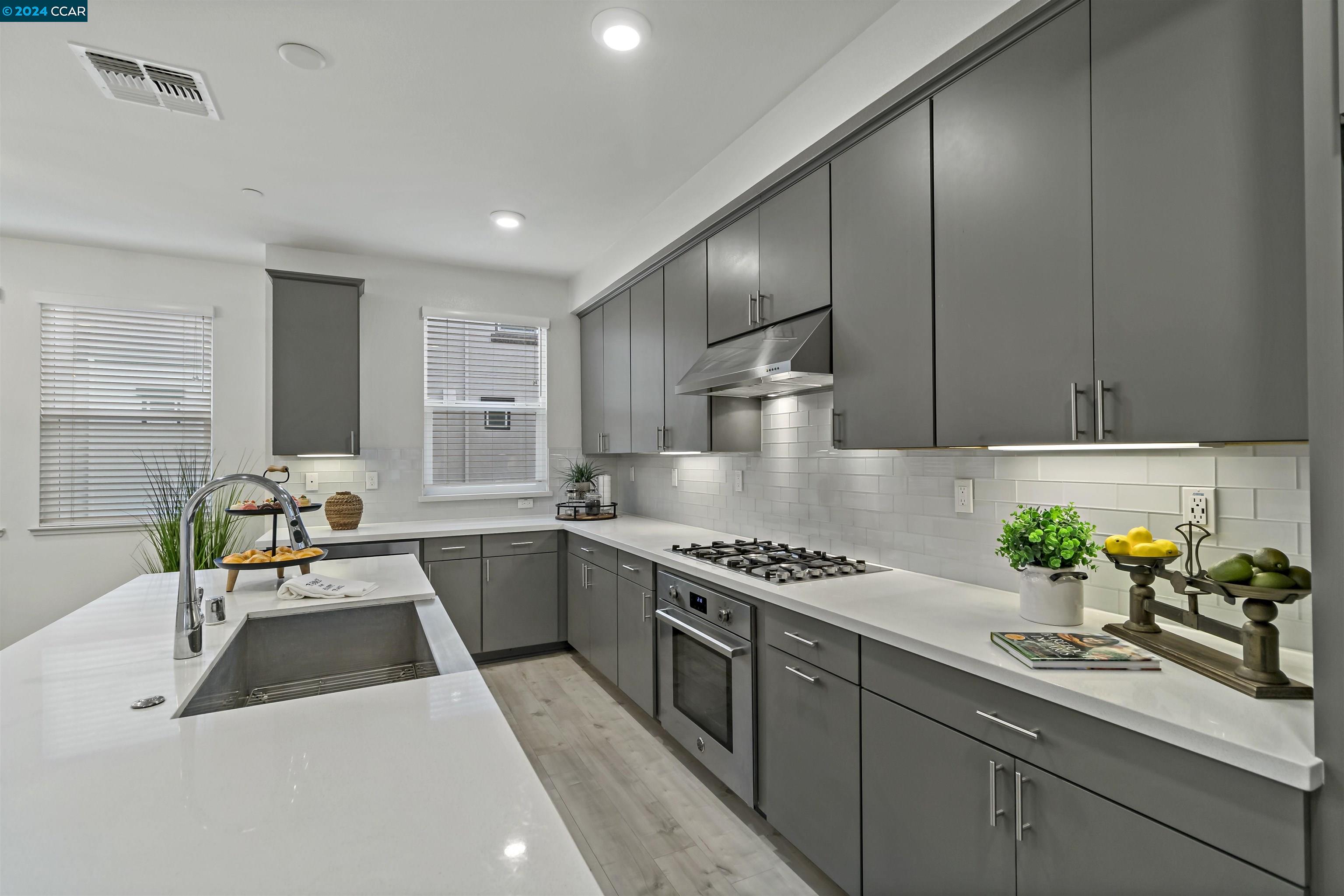 564 San Martin Ter # 4