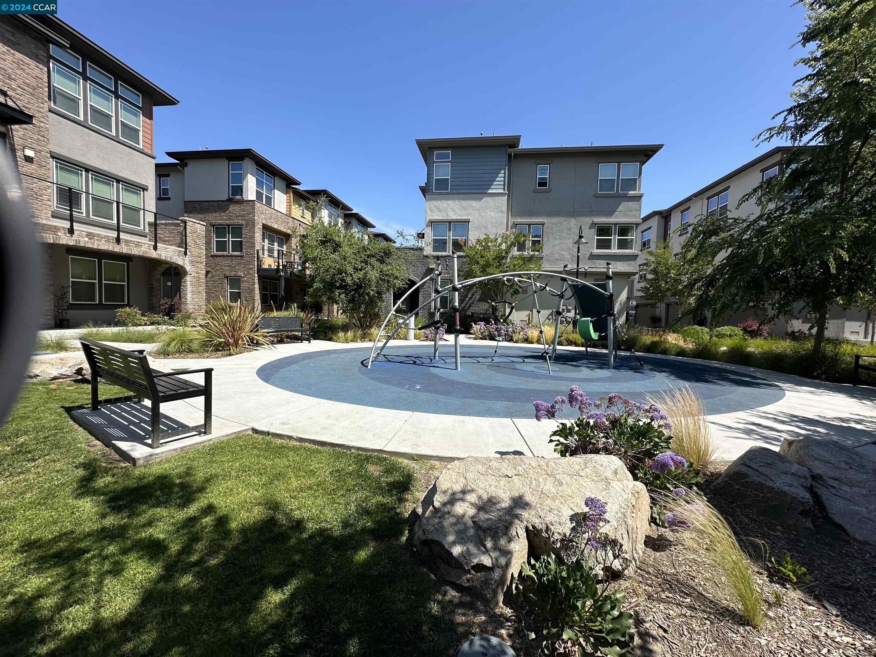 564 San Martin Ter # 4