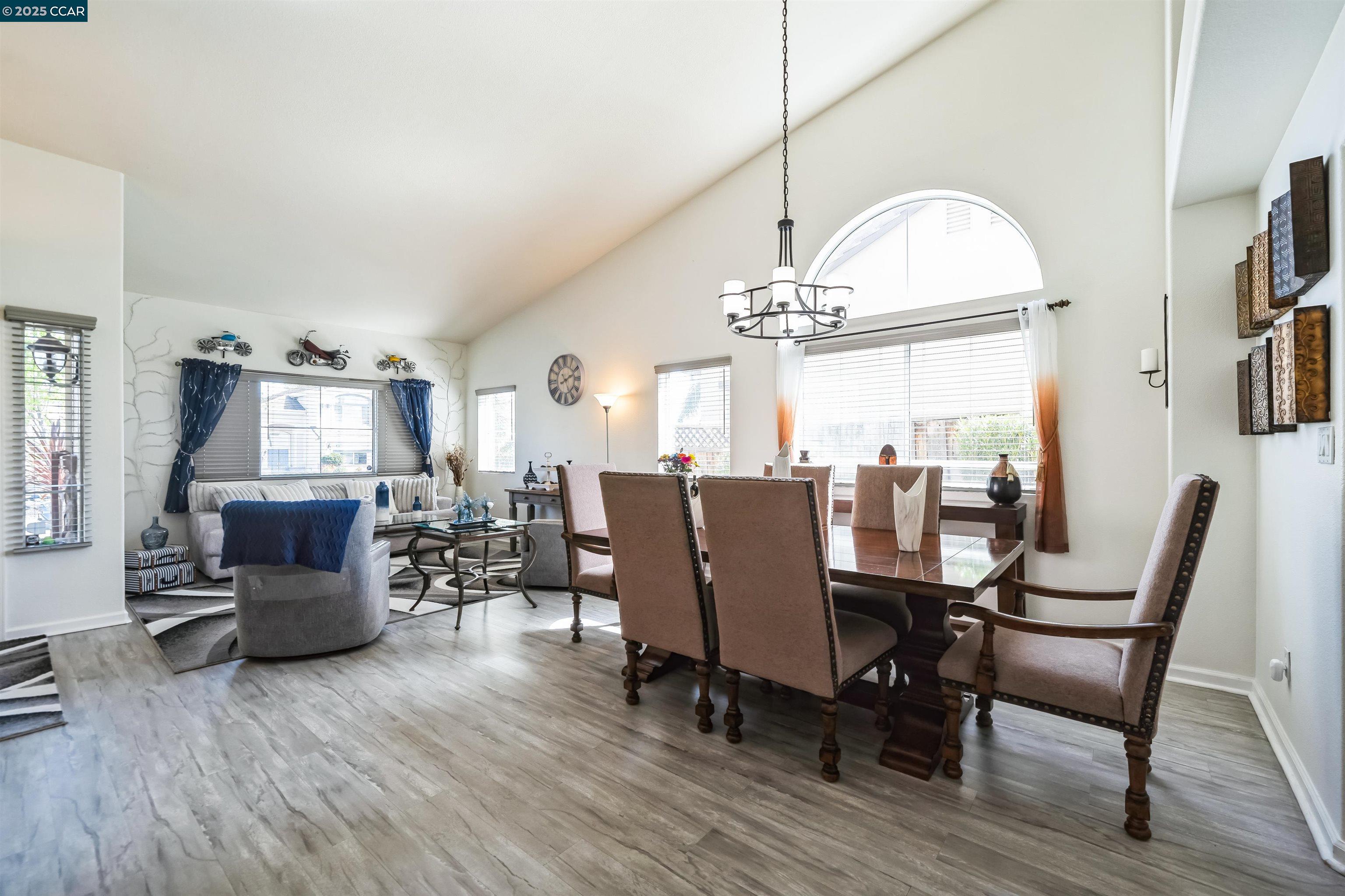 2408 Greentree Ct