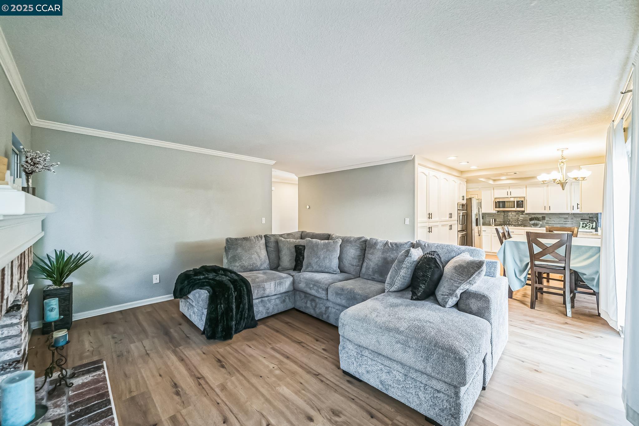 4466 Rock Island Dr