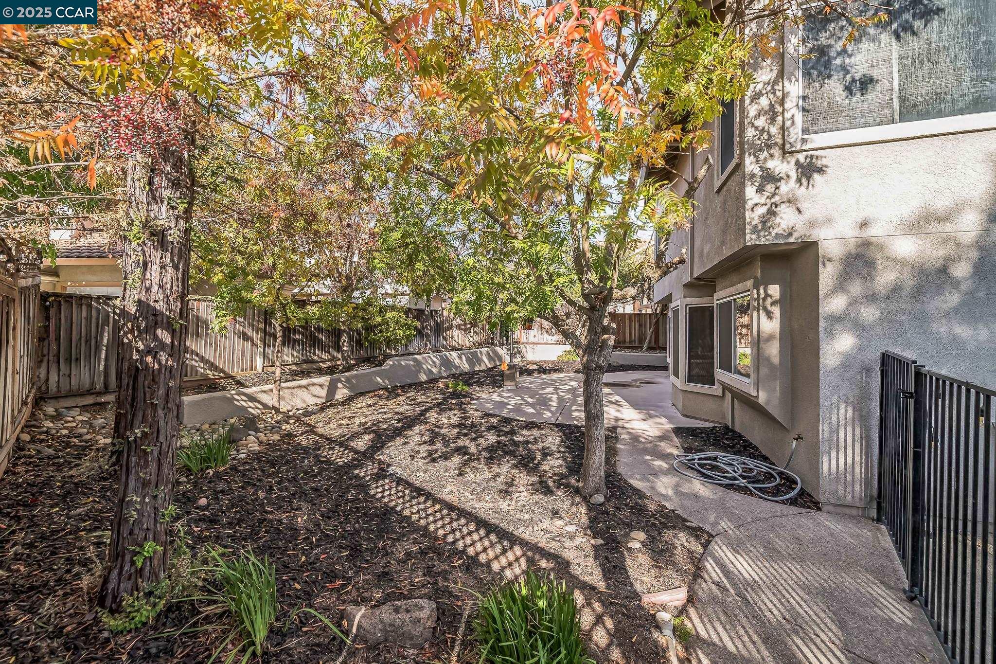 4466 Rock Island Dr