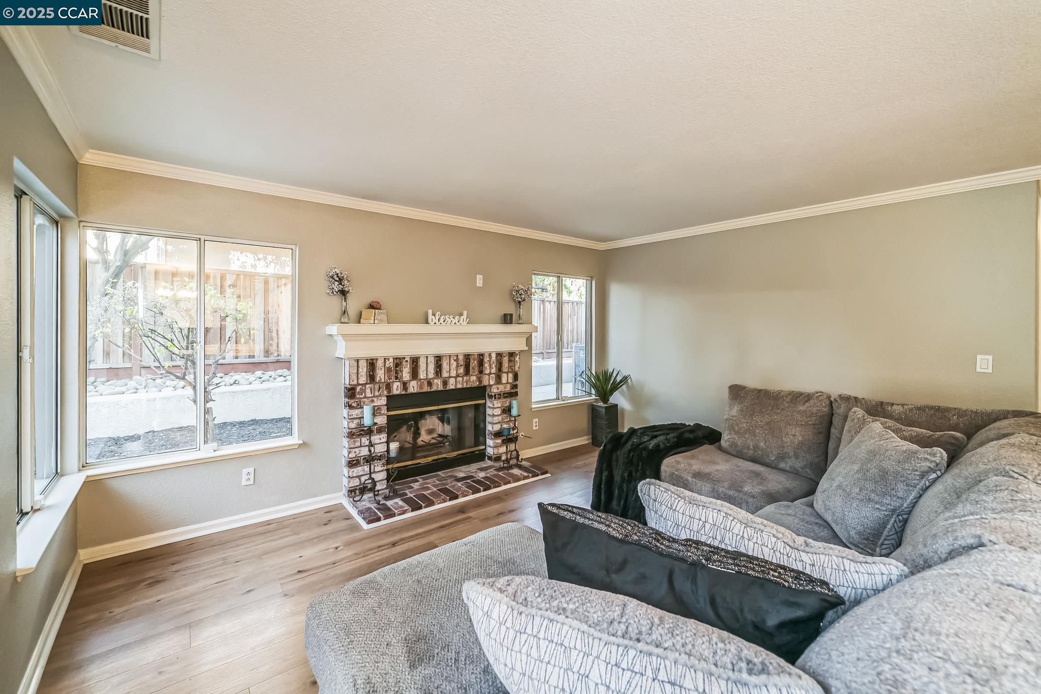 4466 Rock Island Dr