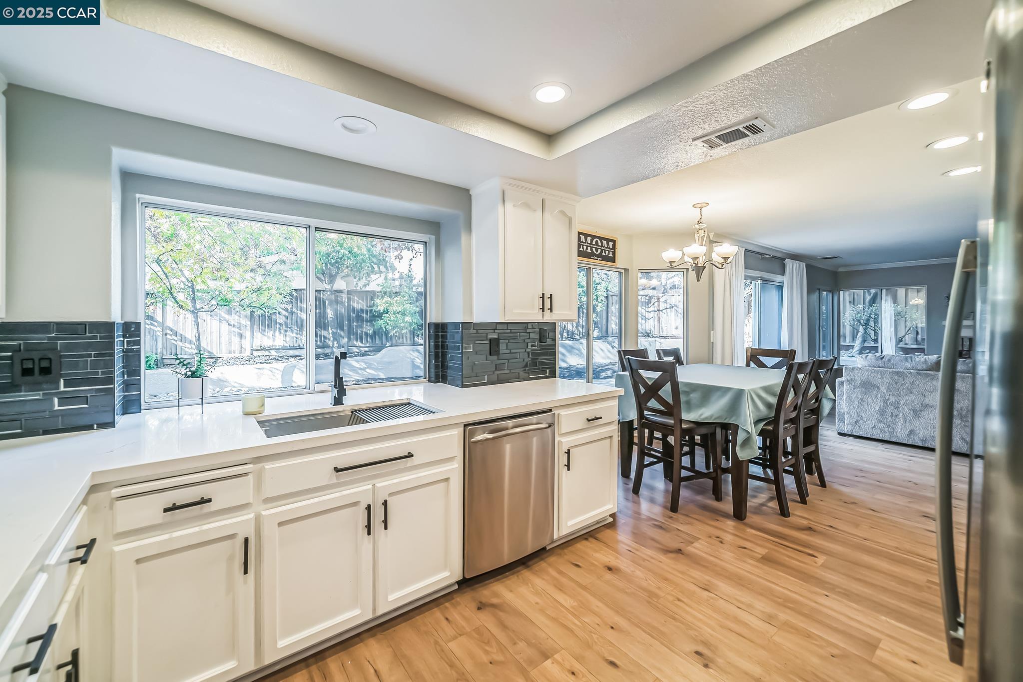 4466 Rock Island Dr