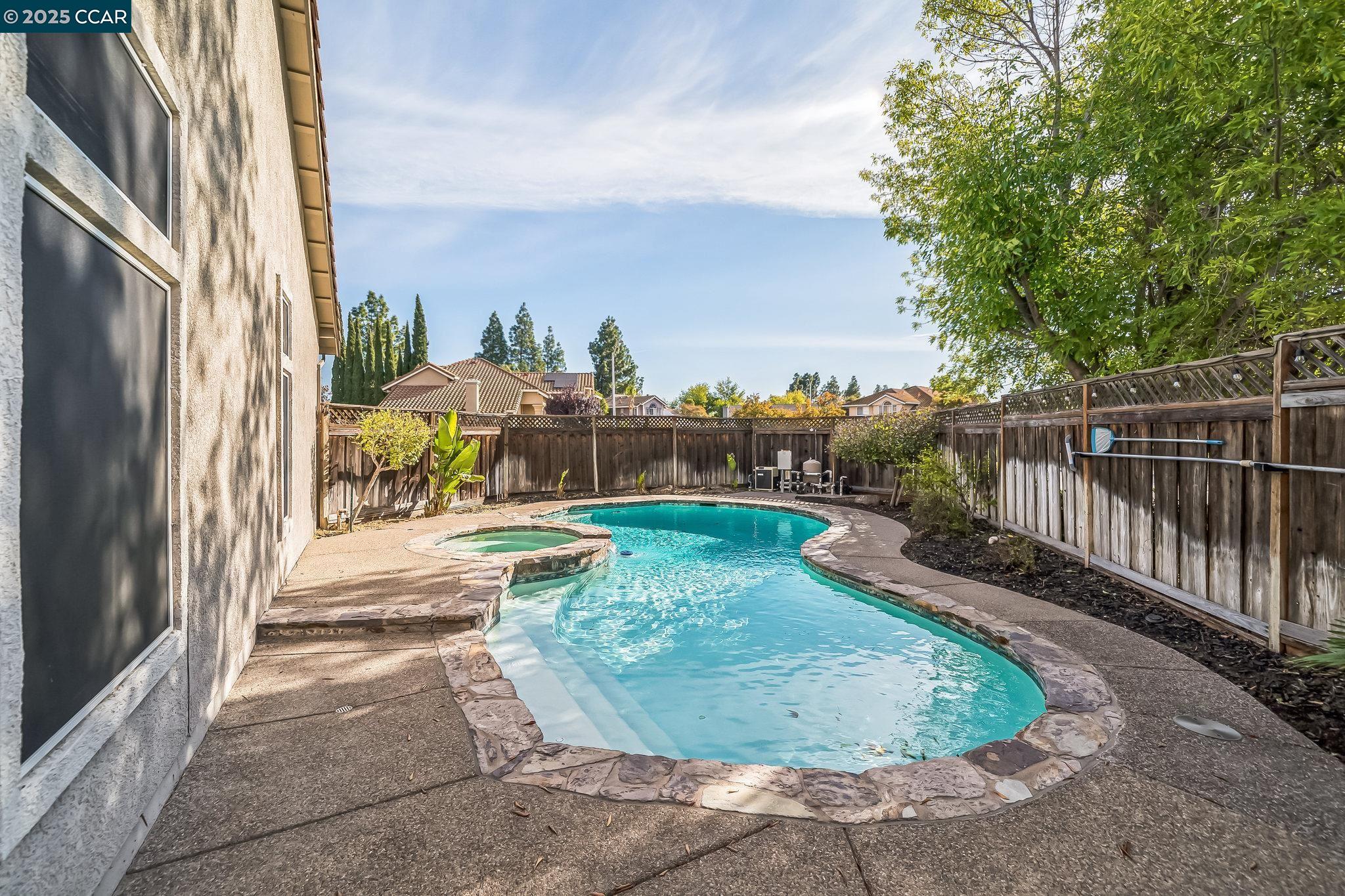 4466 Rock Island Dr