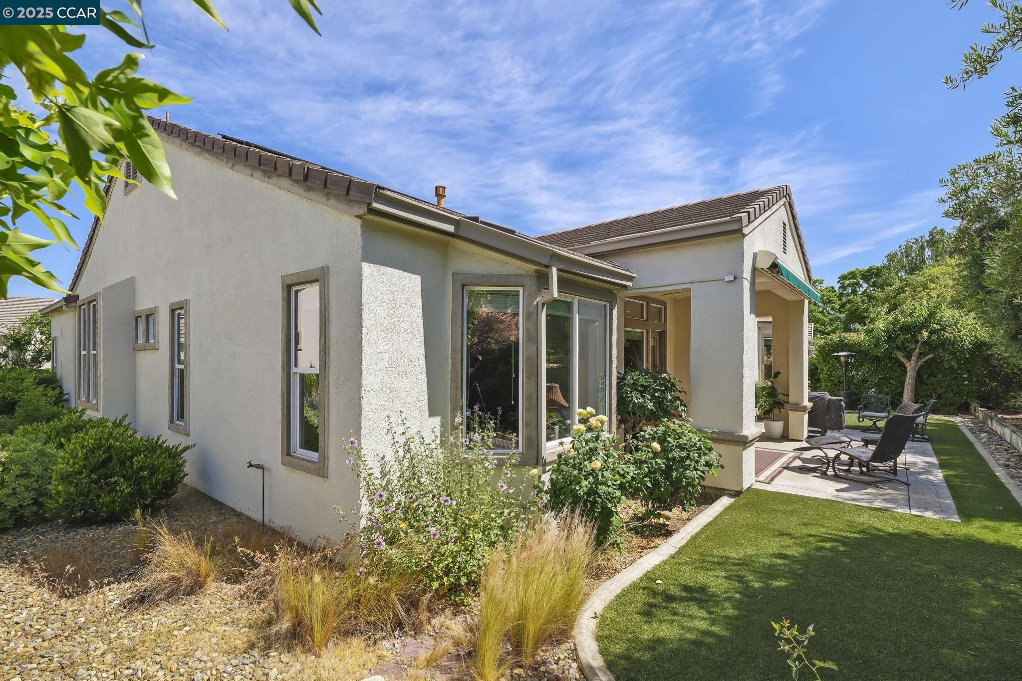 346 Gladstone Dr