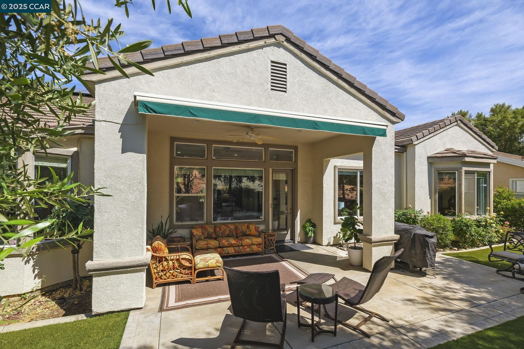 346 Gladstone Dr