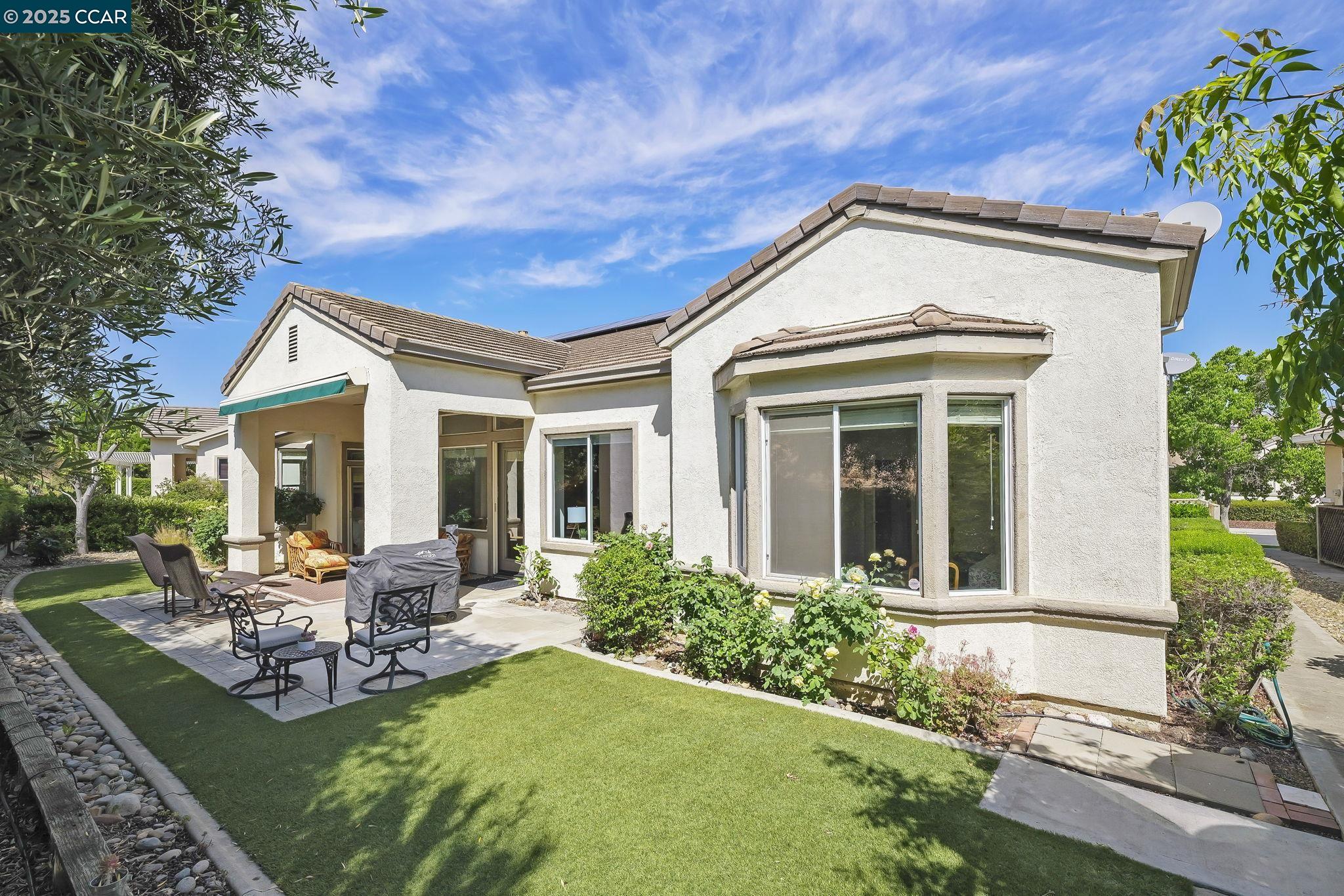 346 Gladstone Dr