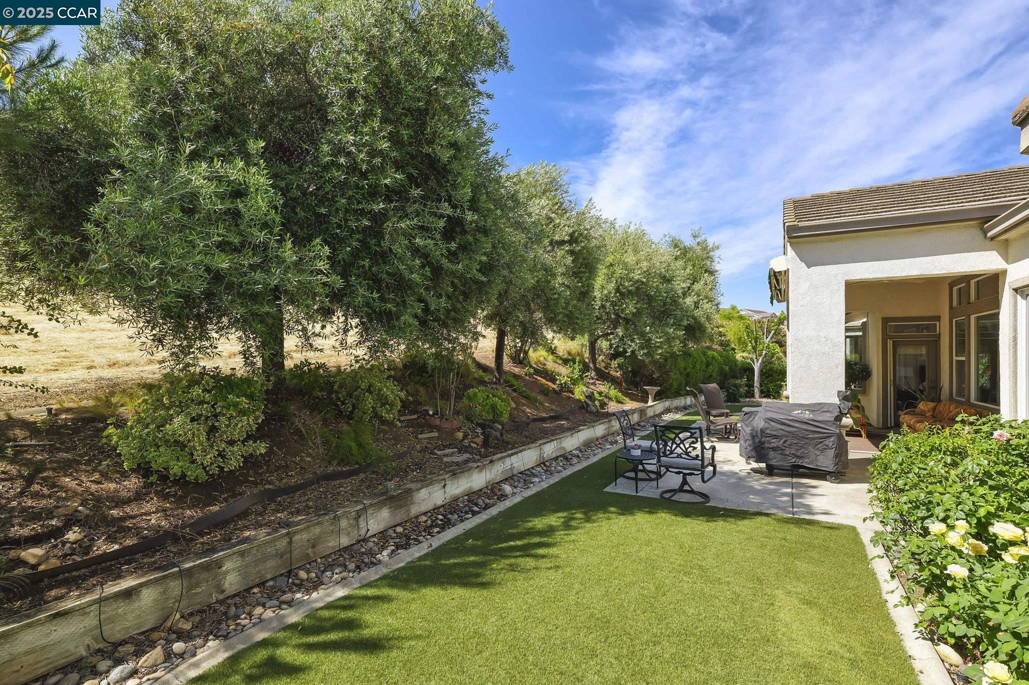 346 Gladstone Dr