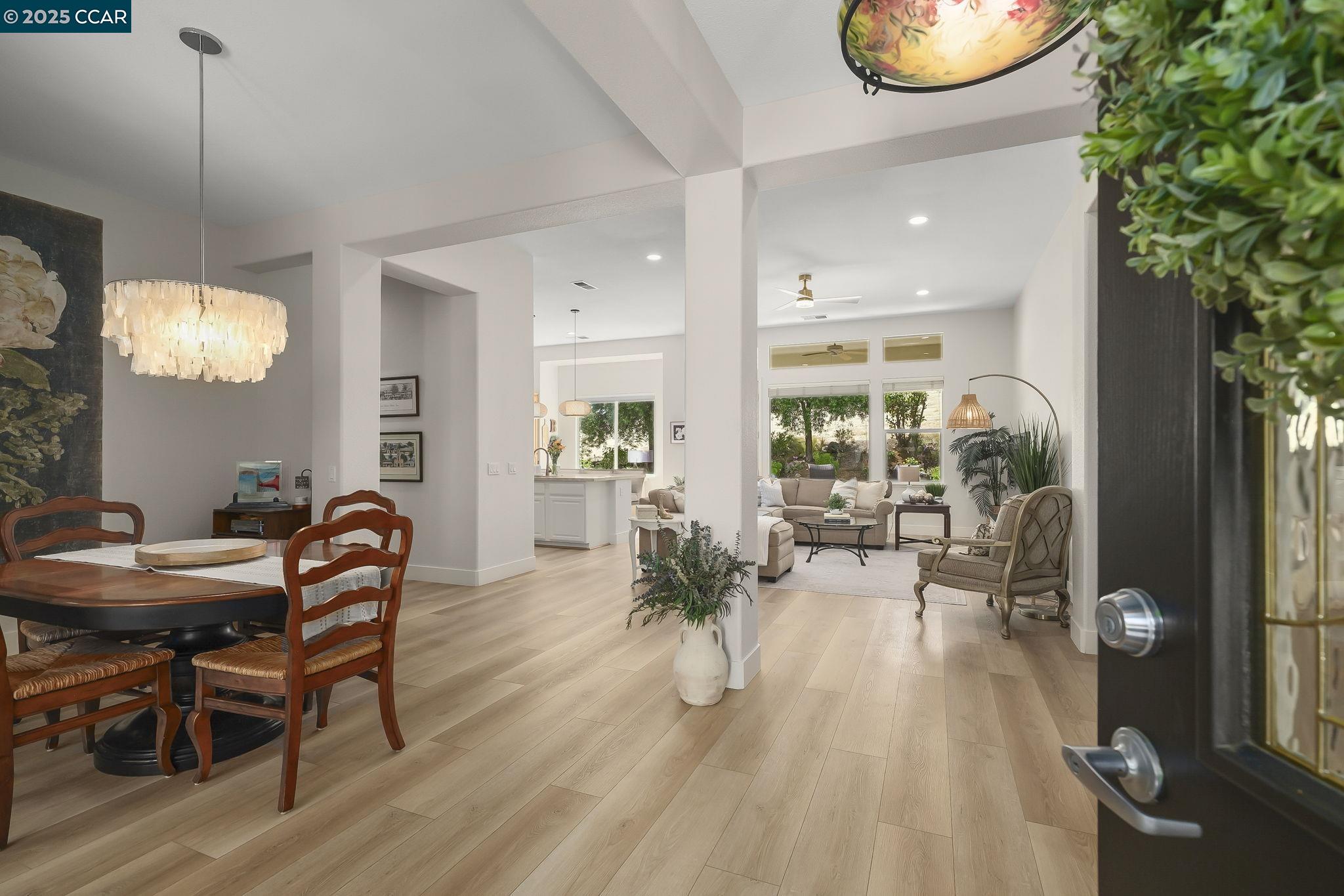 346 Gladstone Dr
