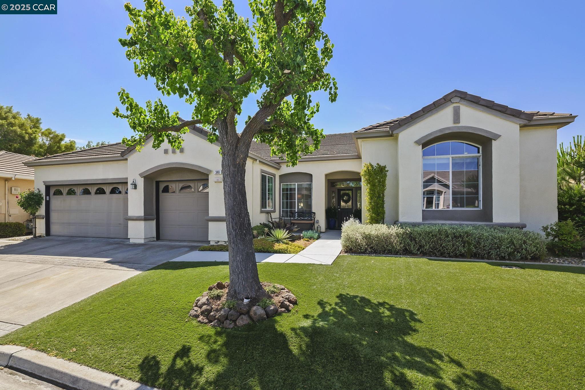 346 Gladstone Dr
