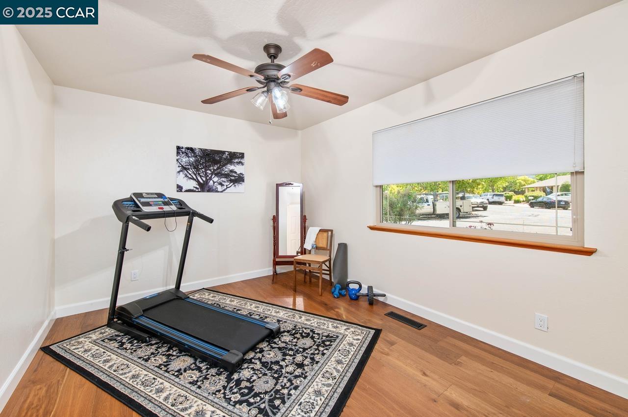 1209 Redlands Way