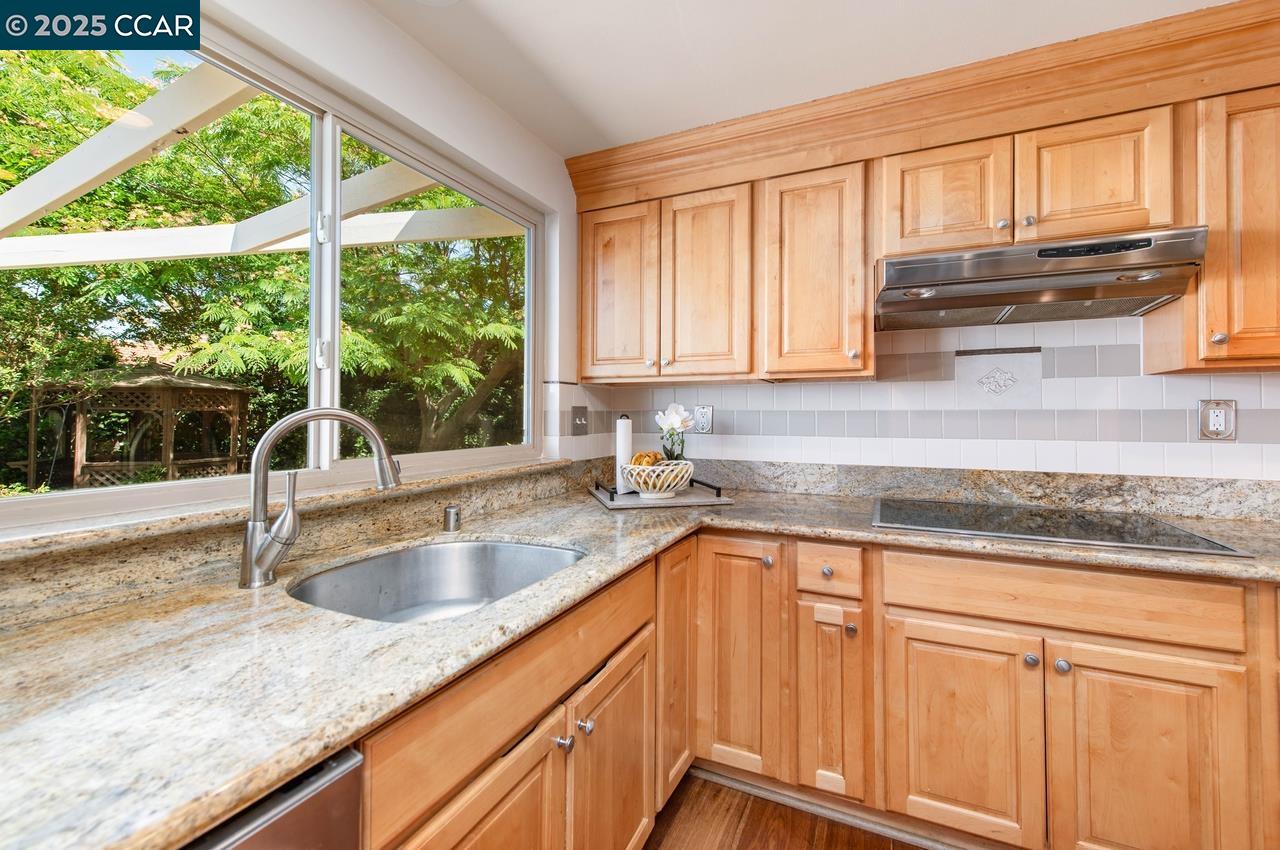 1209 Redlands Way