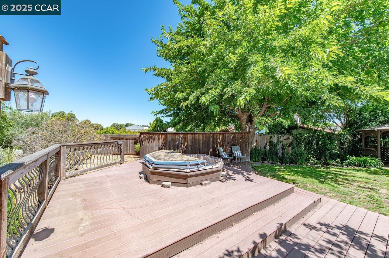 1209 Redlands Way