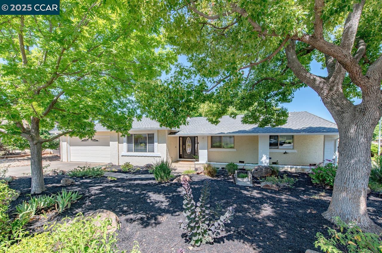 1209 Redlands Way