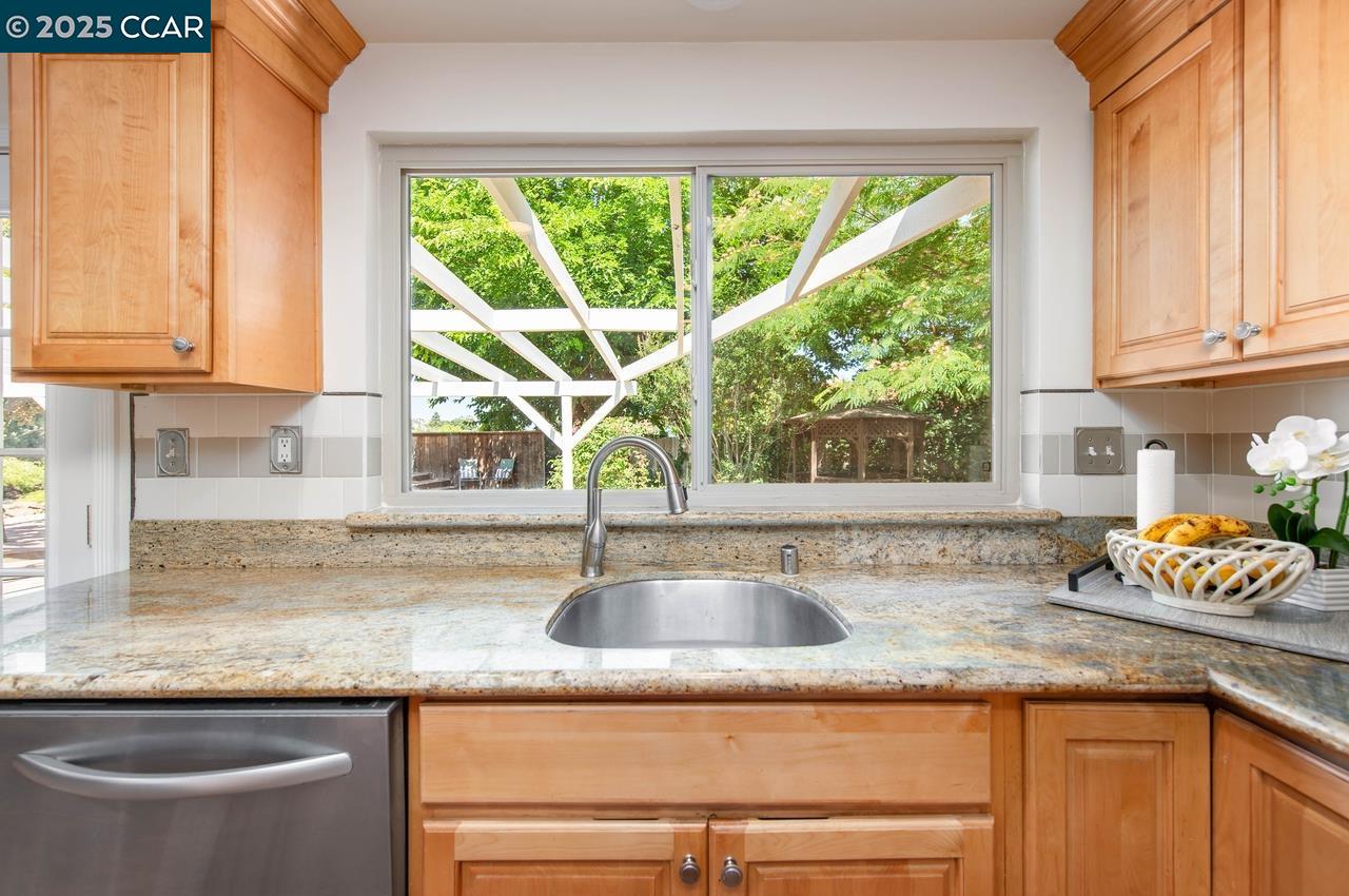 1209 Redlands Way