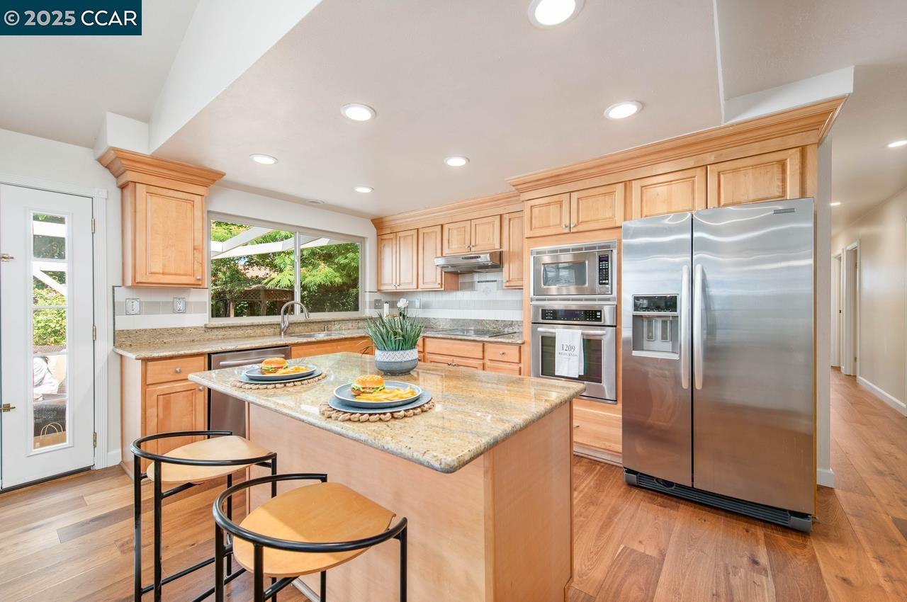 1209 Redlands Way