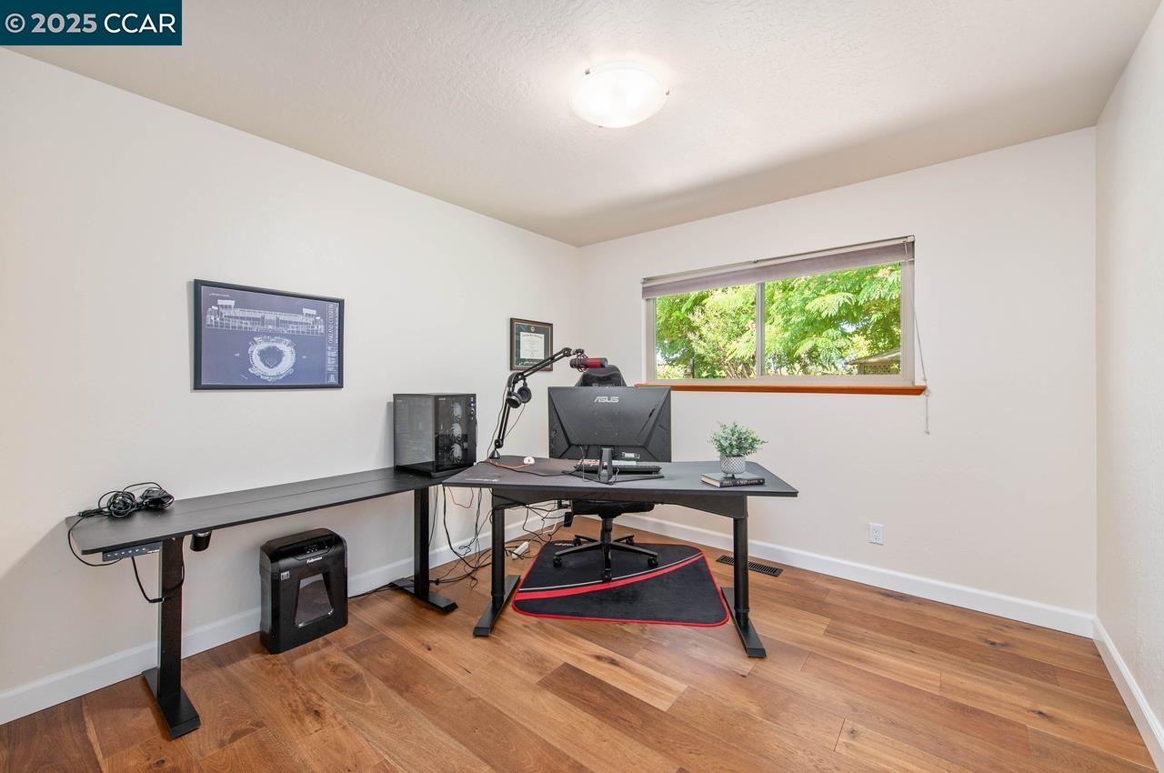 1209 Redlands Way