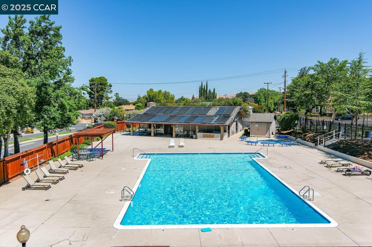 1209 Redlands Way