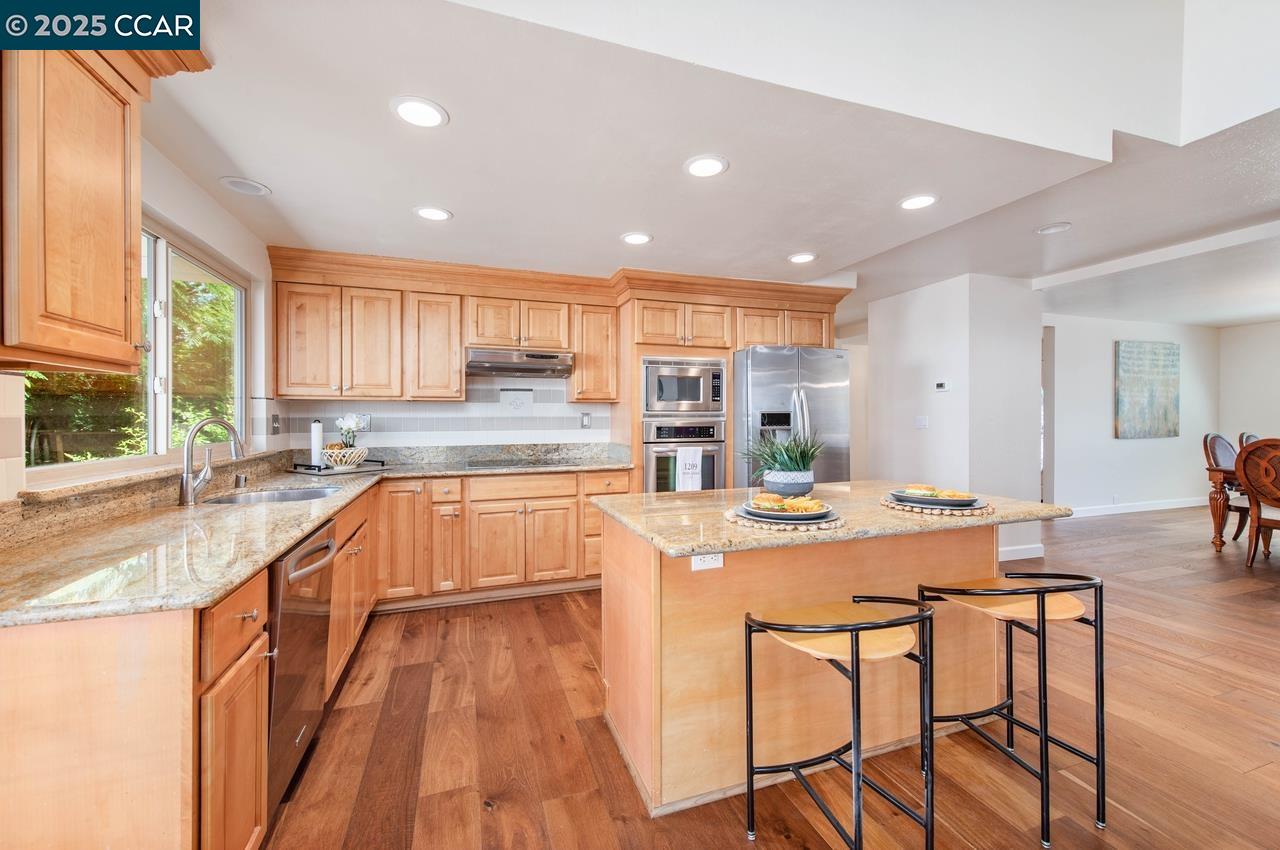 1209 Redlands Way