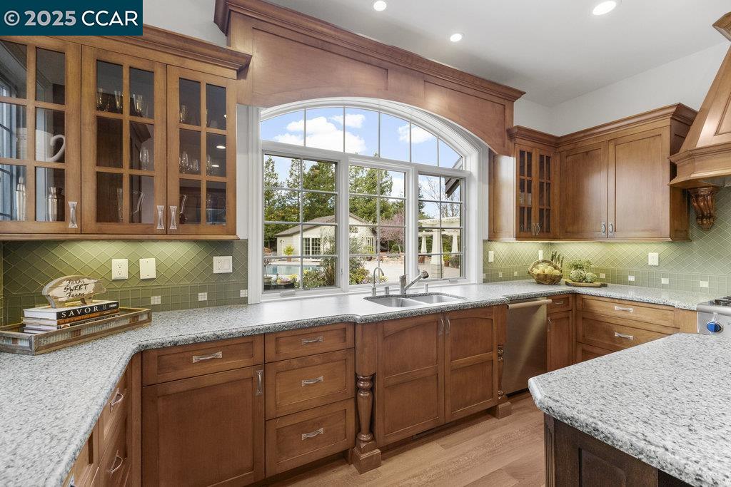 21 Meadow Lake Dr