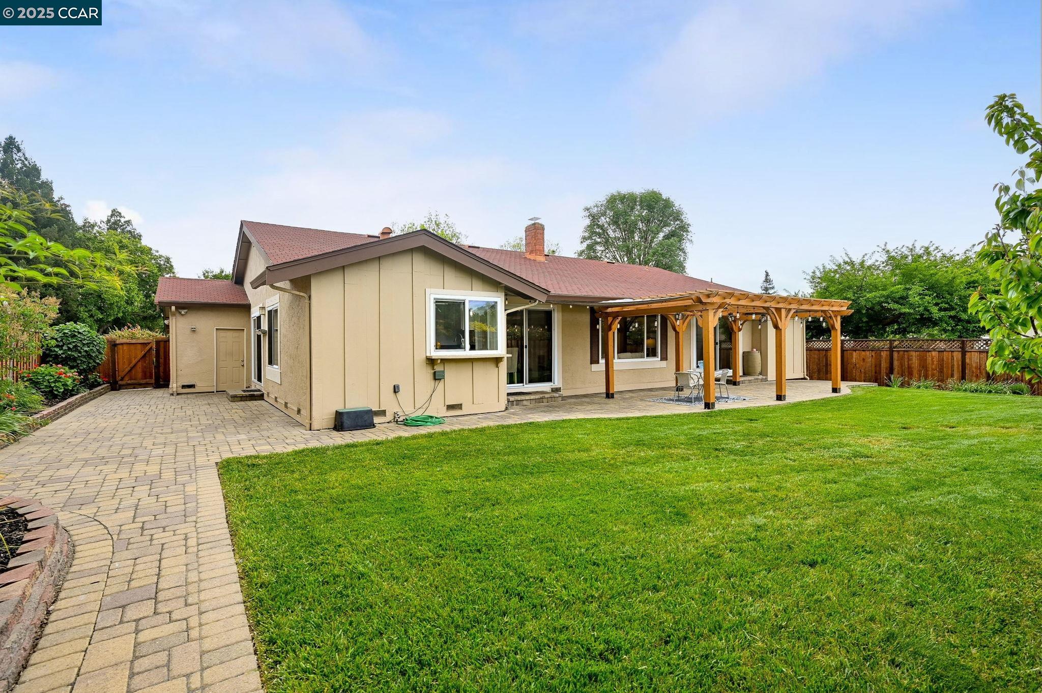 3220 Diablo Shadow Dr