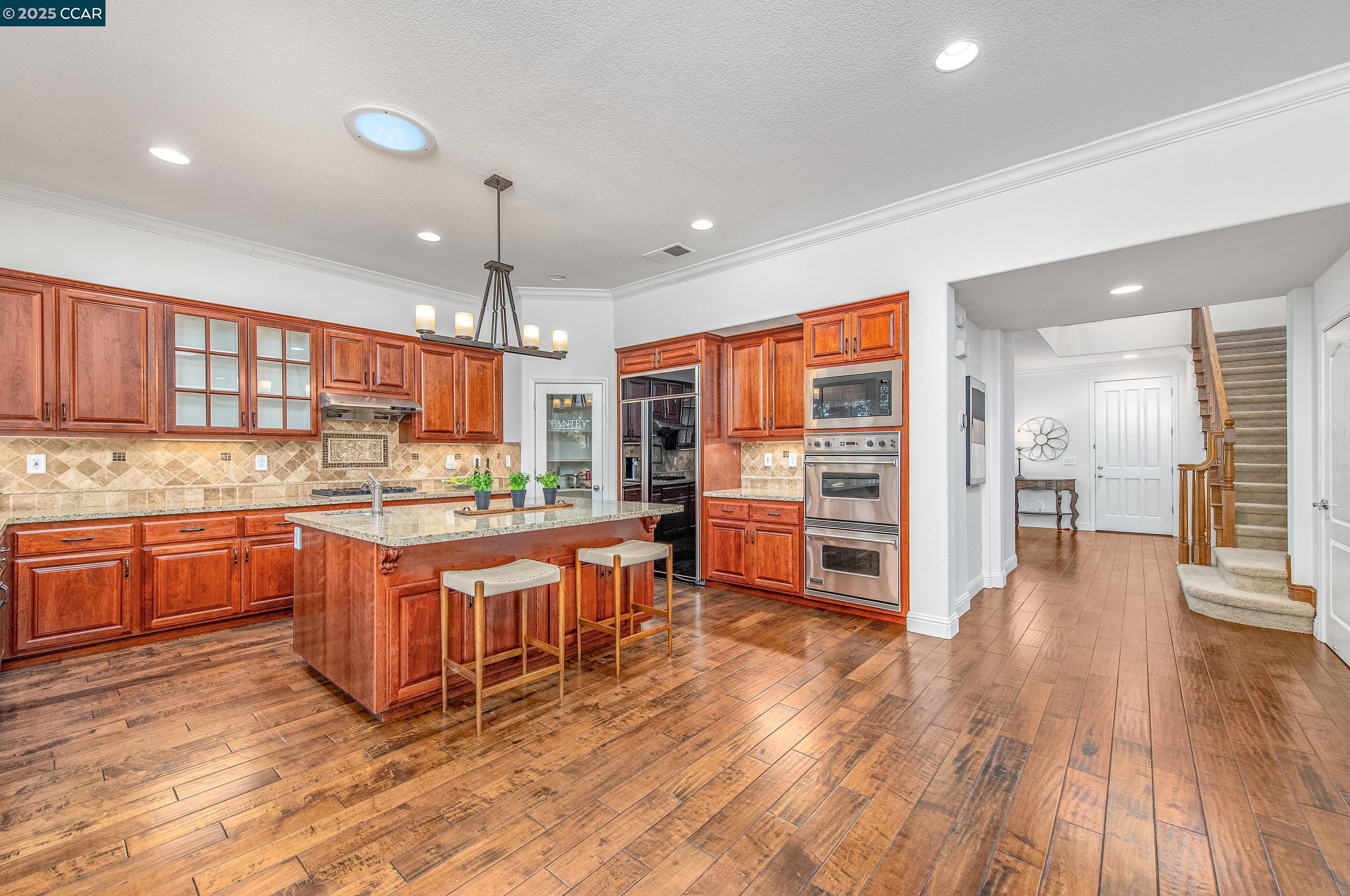250 Terrazzo Cir