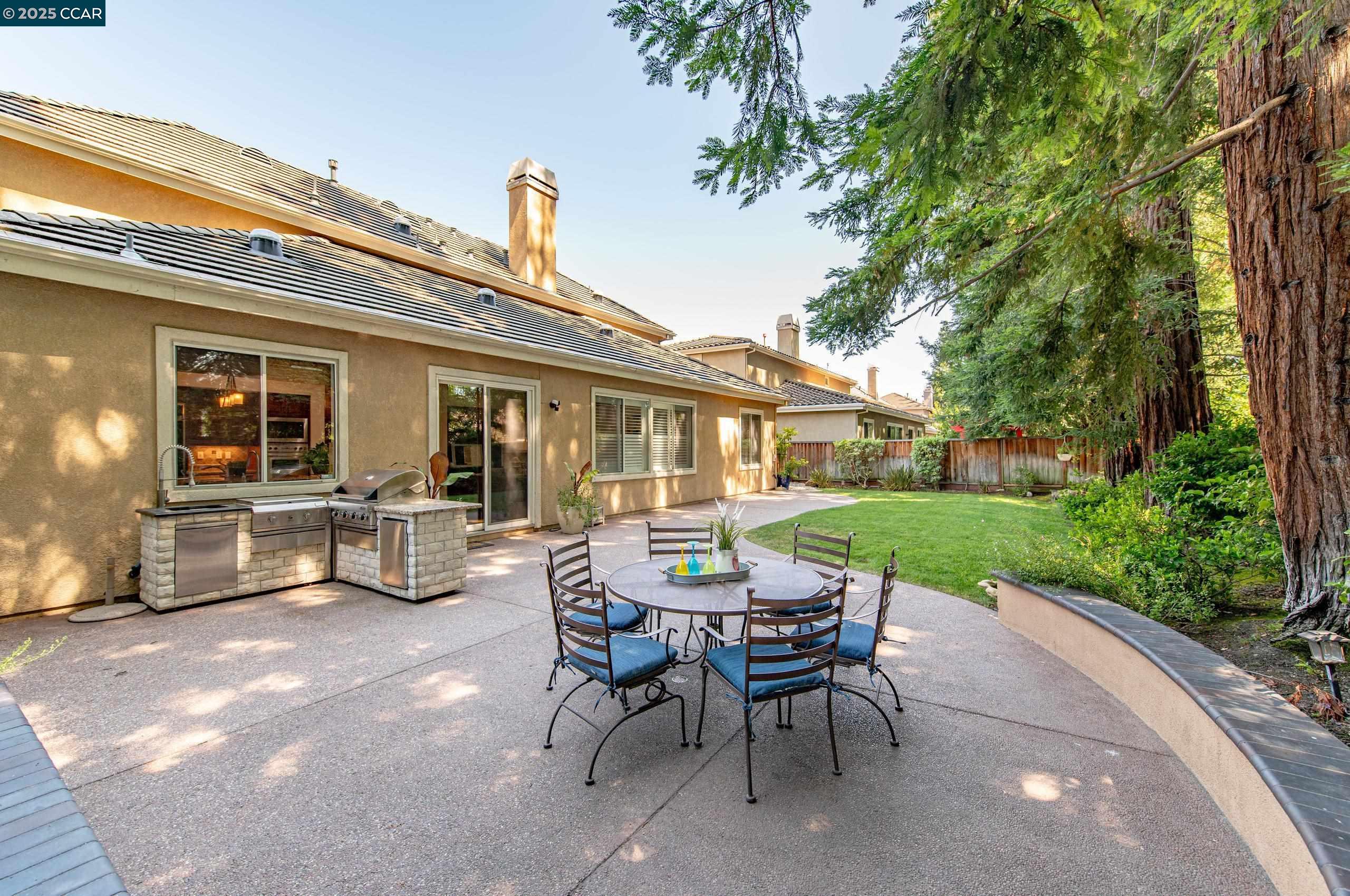 250 Terrazzo Cir