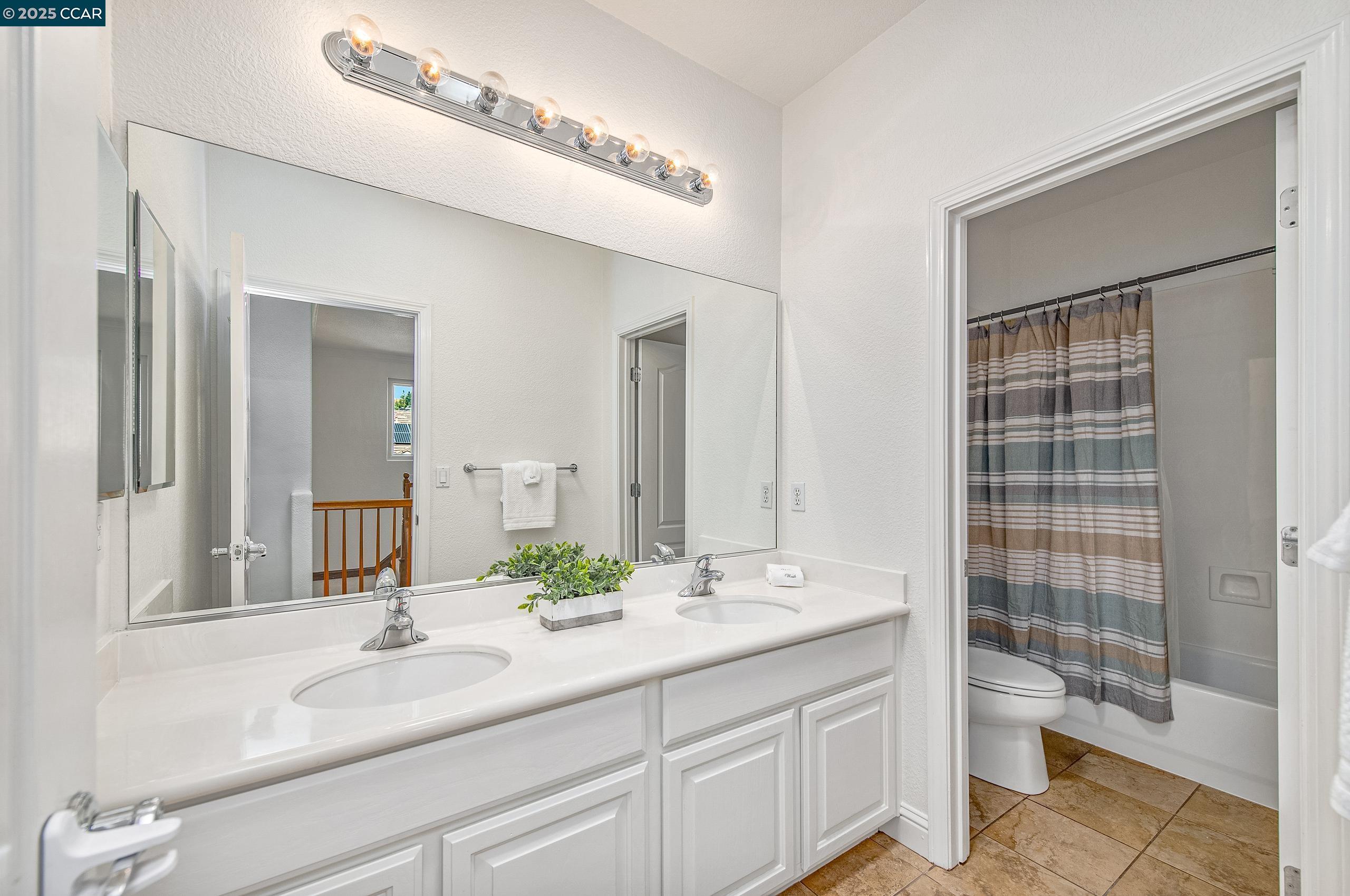 250 Terrazzo Cir
