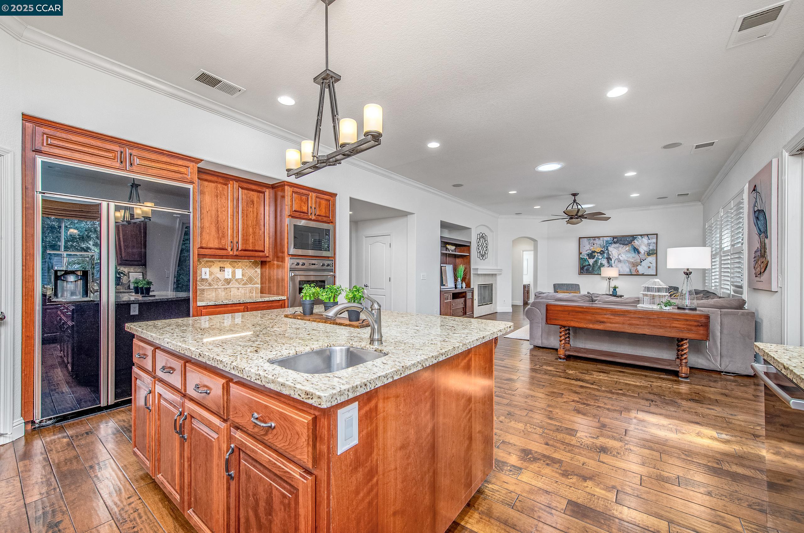 250 Terrazzo Cir
