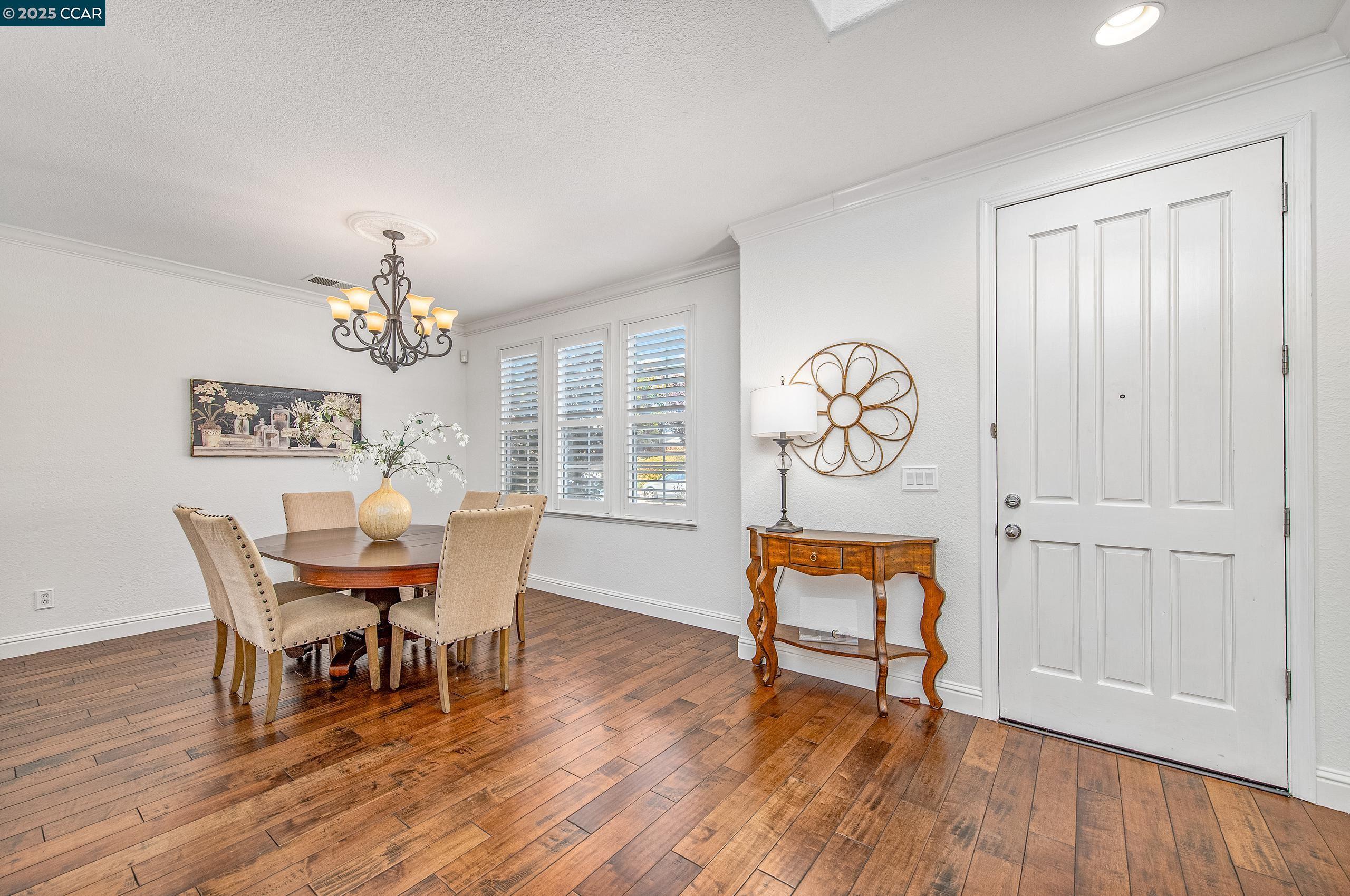 250 Terrazzo Cir