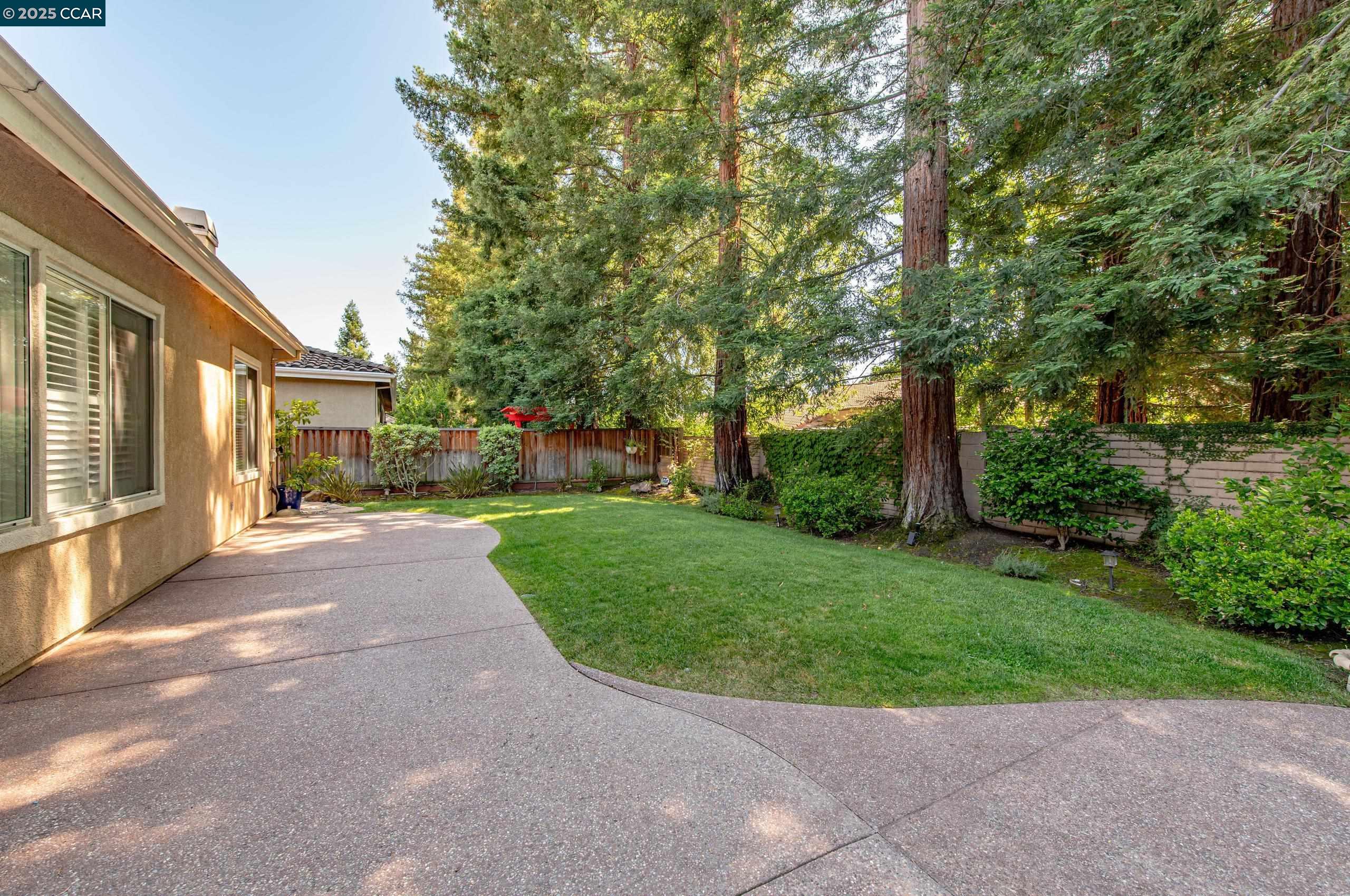 250 Terrazzo Cir