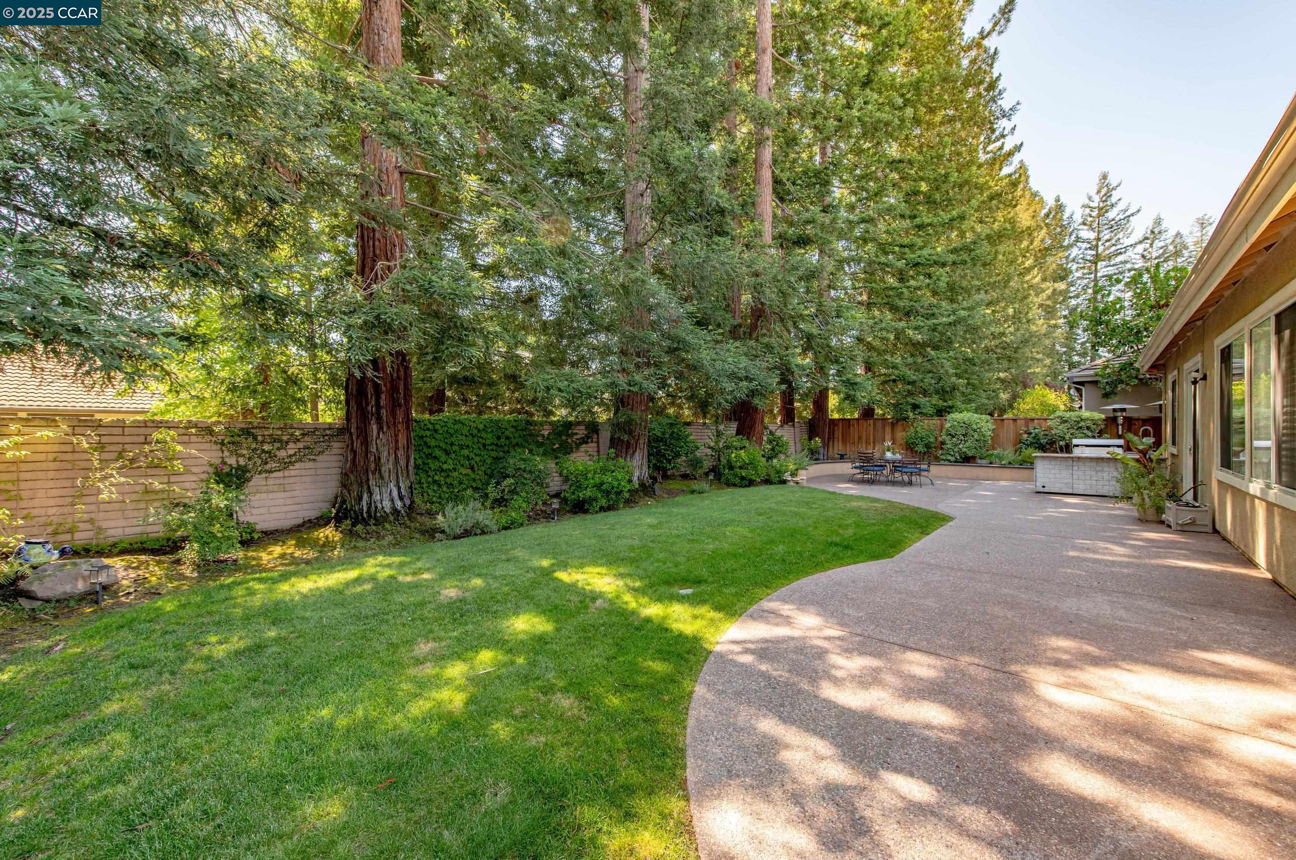 250 Terrazzo Cir