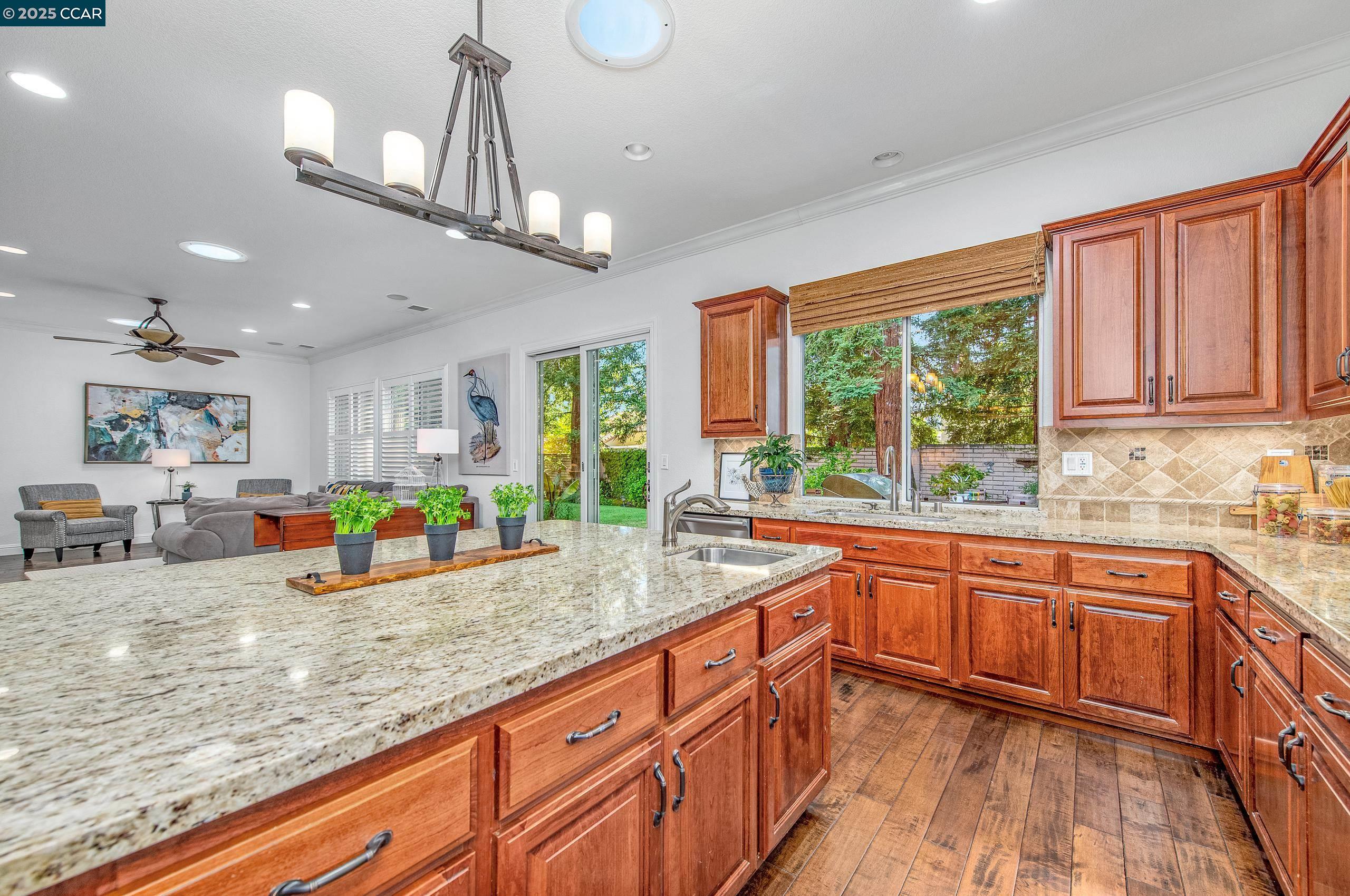 250 Terrazzo Cir