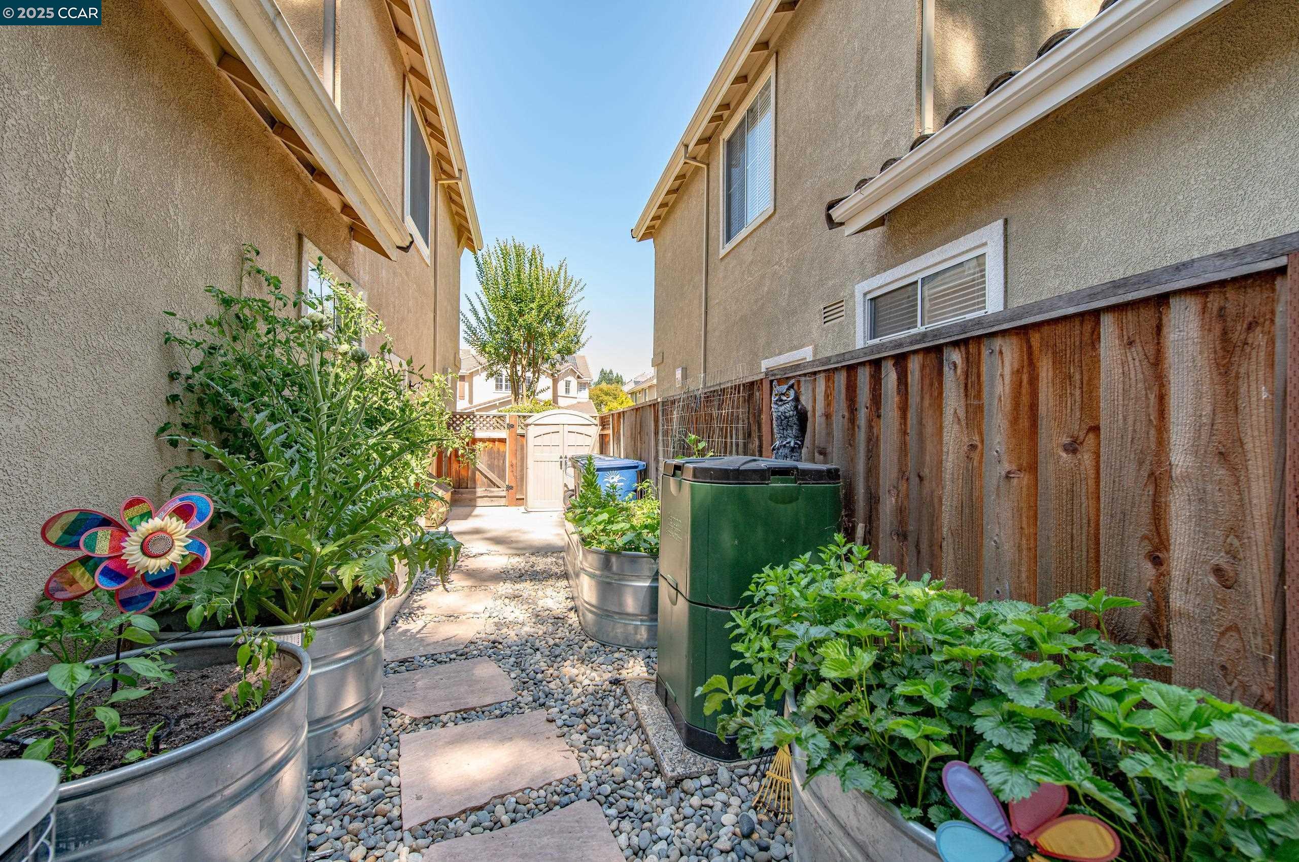 250 Terrazzo Cir