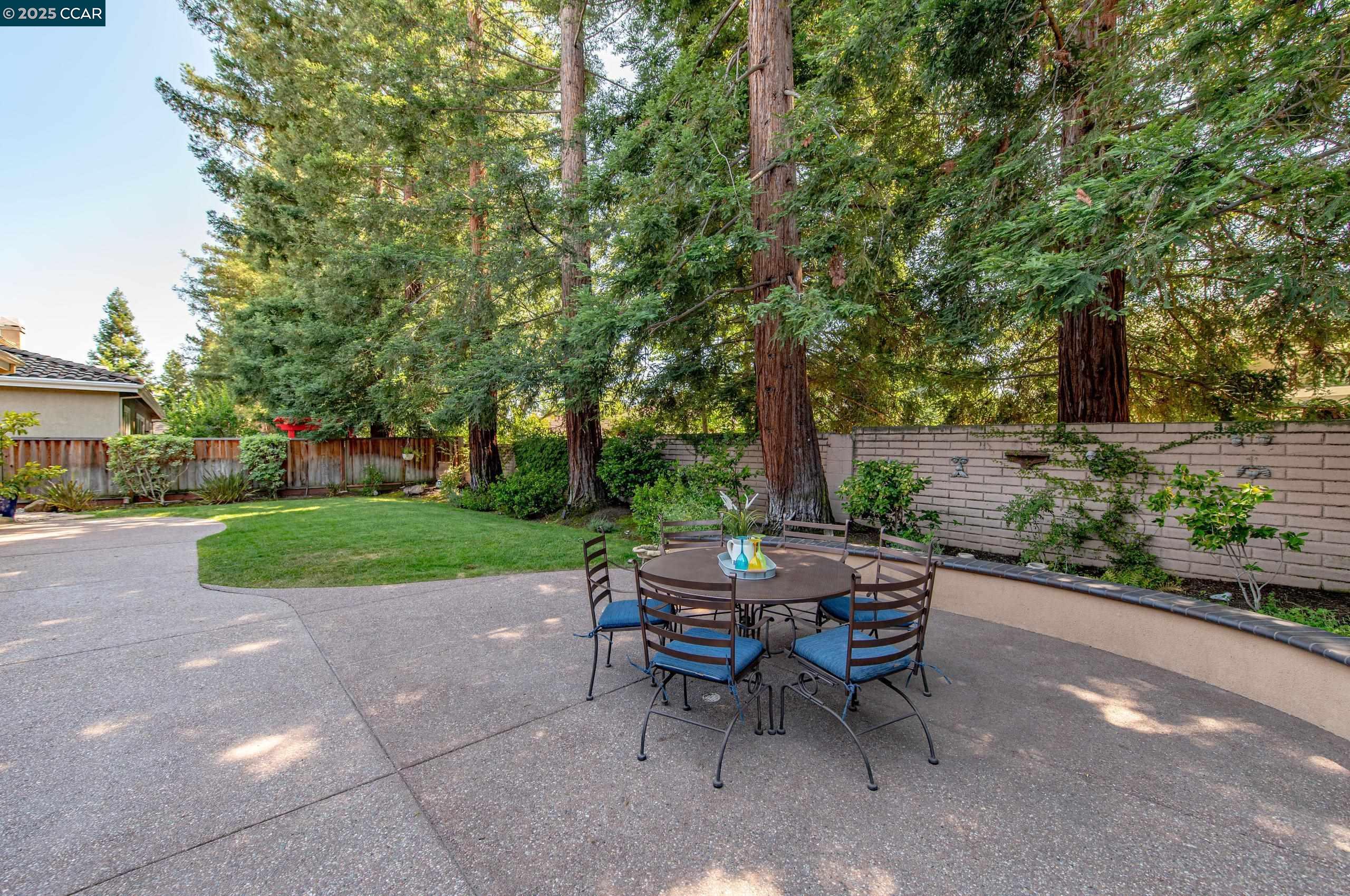 250 Terrazzo Cir